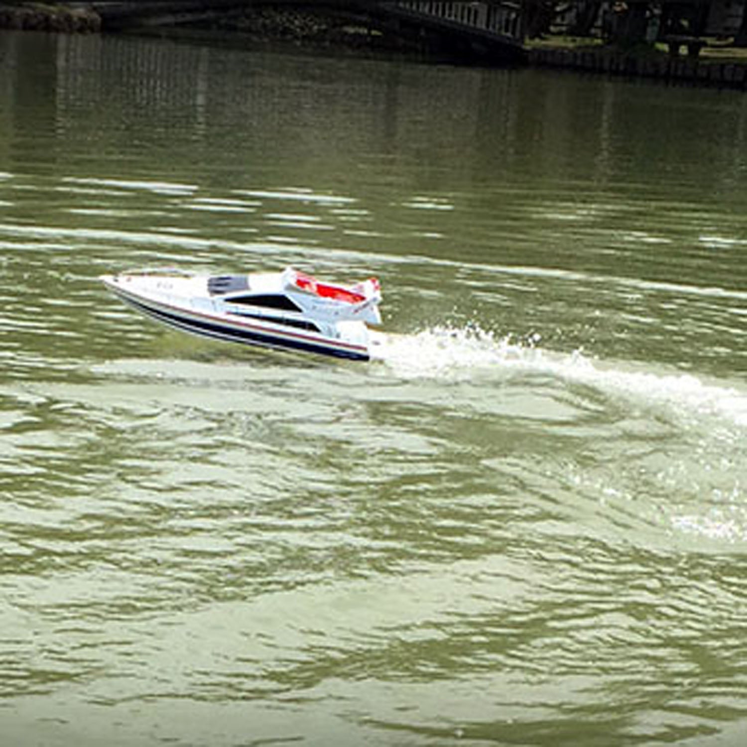 Heng Long 2.4GHz High Speed RC Racing Boat - Ready to Run (RTR) Remote Control Luxury Yacht Model - 20-25KM/H - Perfect for Pool, Lake & Outdoor Water Sports
