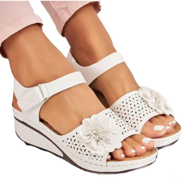 Women's Non-Slip Lightweight Summer Sandals - Comfortable Walking Shoes for Beach, Pool & Outdoor Activities