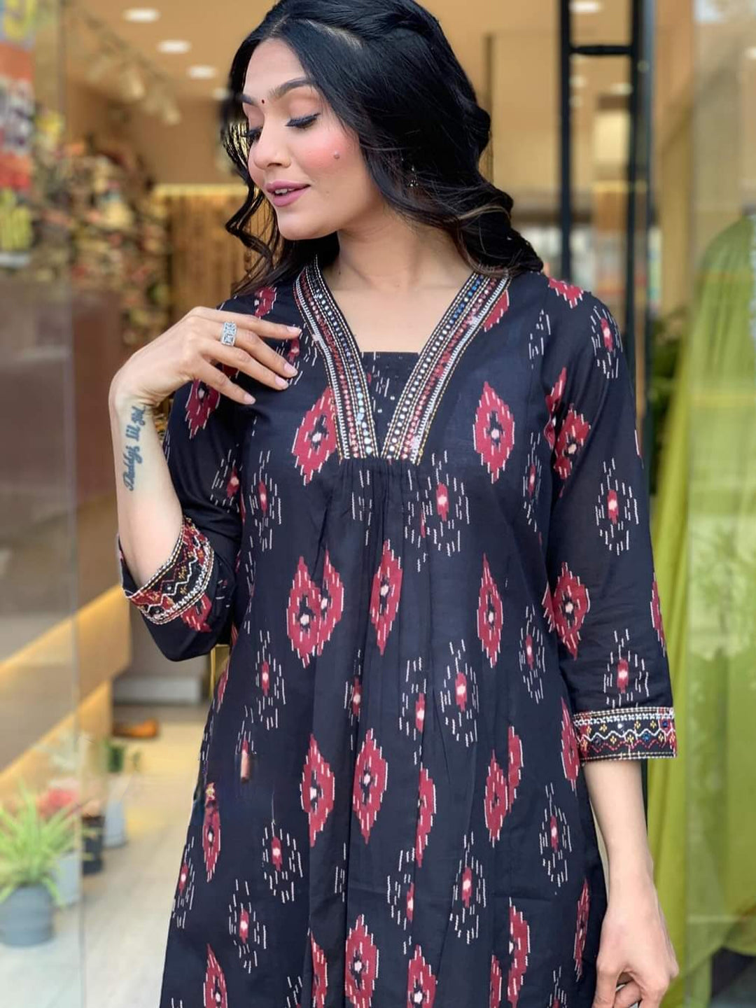Stylish Black Printed Pant Suit for Women - Designer Ready-to-Wear Office Wear & Professional Work Attire | Perfect for Business Meetings, Corporate Events and Formal Occasions