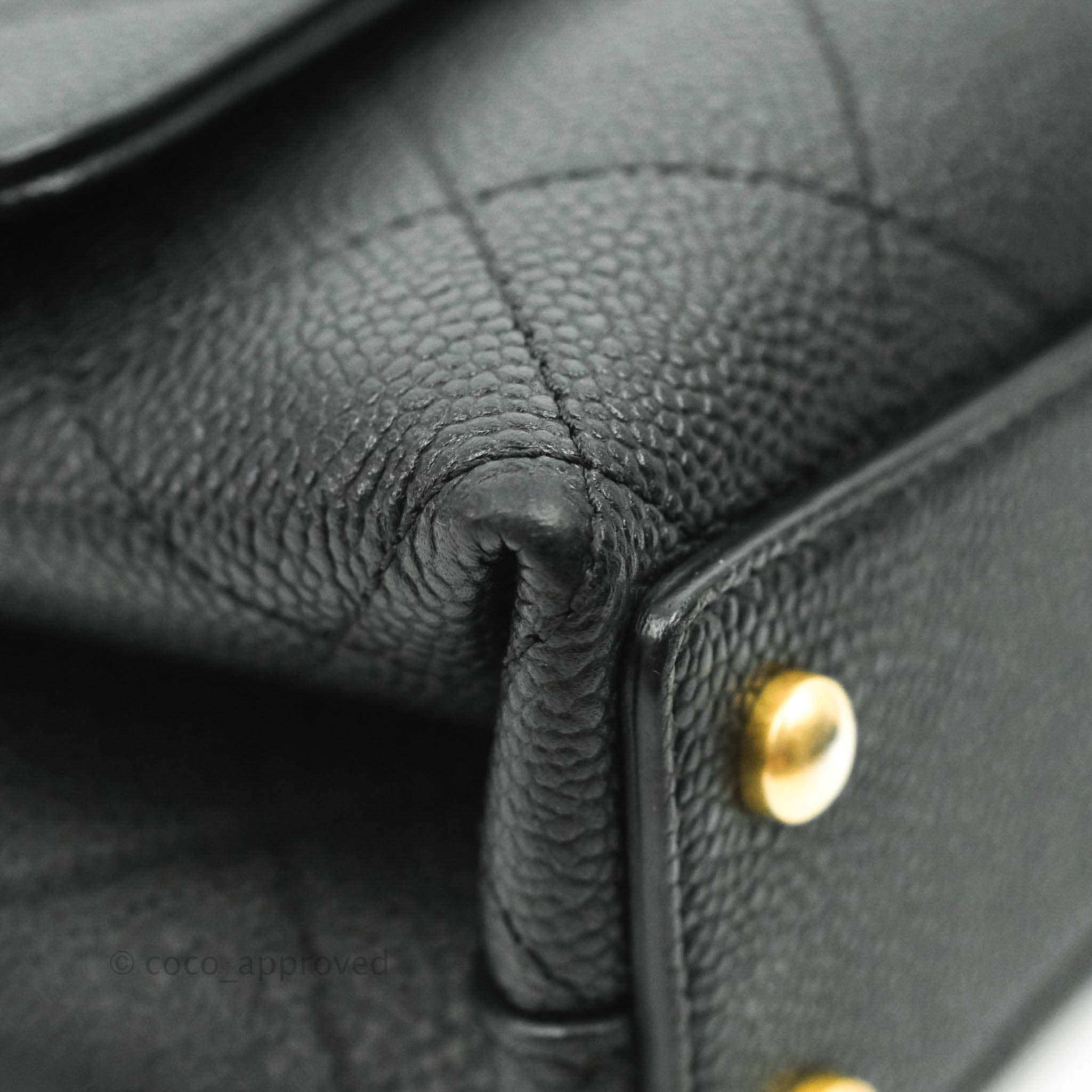 Chanel Chic Affinity Small Grained Calfskin Crossbody Bag in Black with Aged Gold Hardware - Perfect for Evening Events & Luxury Fashion Accessories