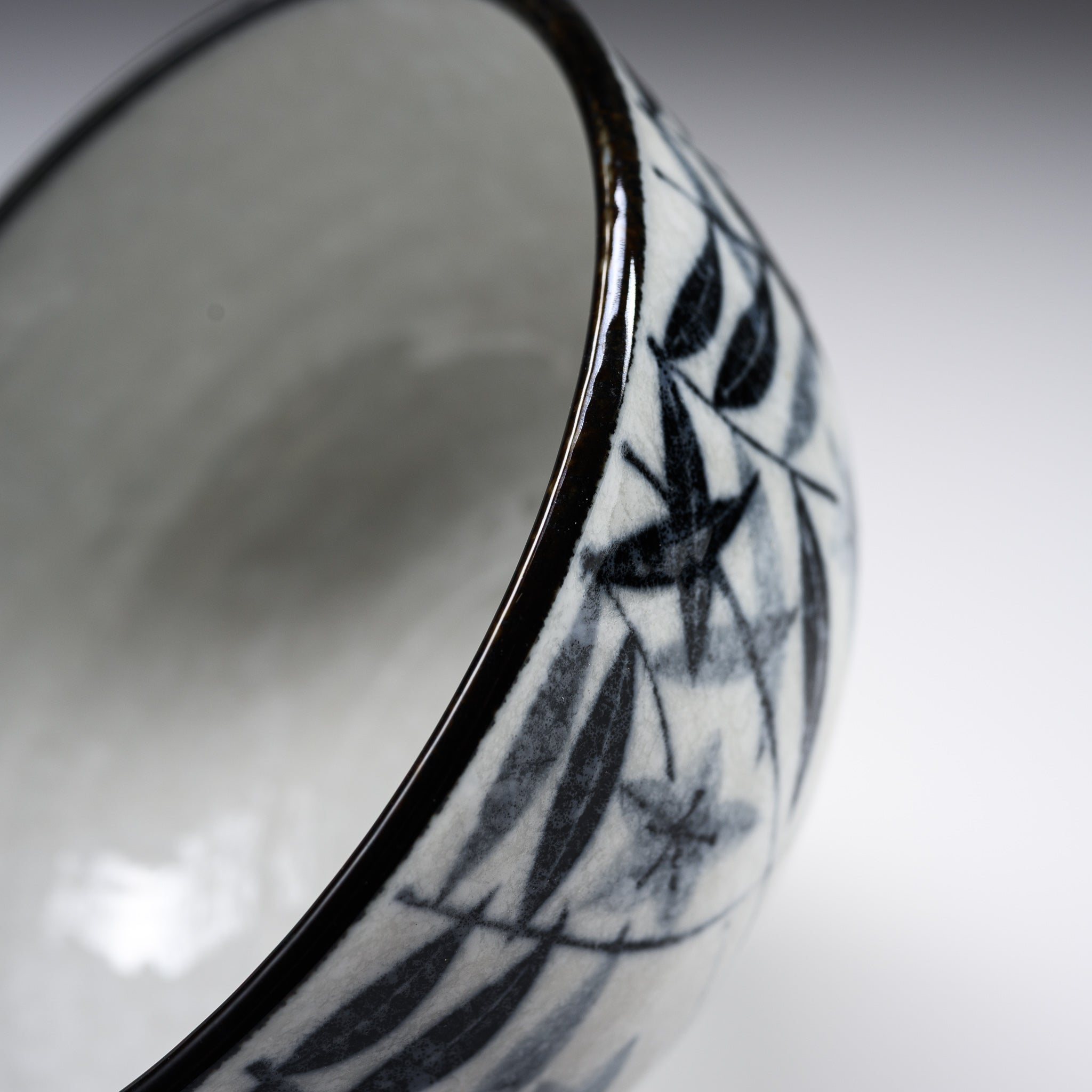 Mino Ware Bellflower Donburi Bowl - Handcrafted Black Ink Ceramic Rice Bowl for Japanese Cuisine | Perfect for Sushi, Ramen & Traditional Dining