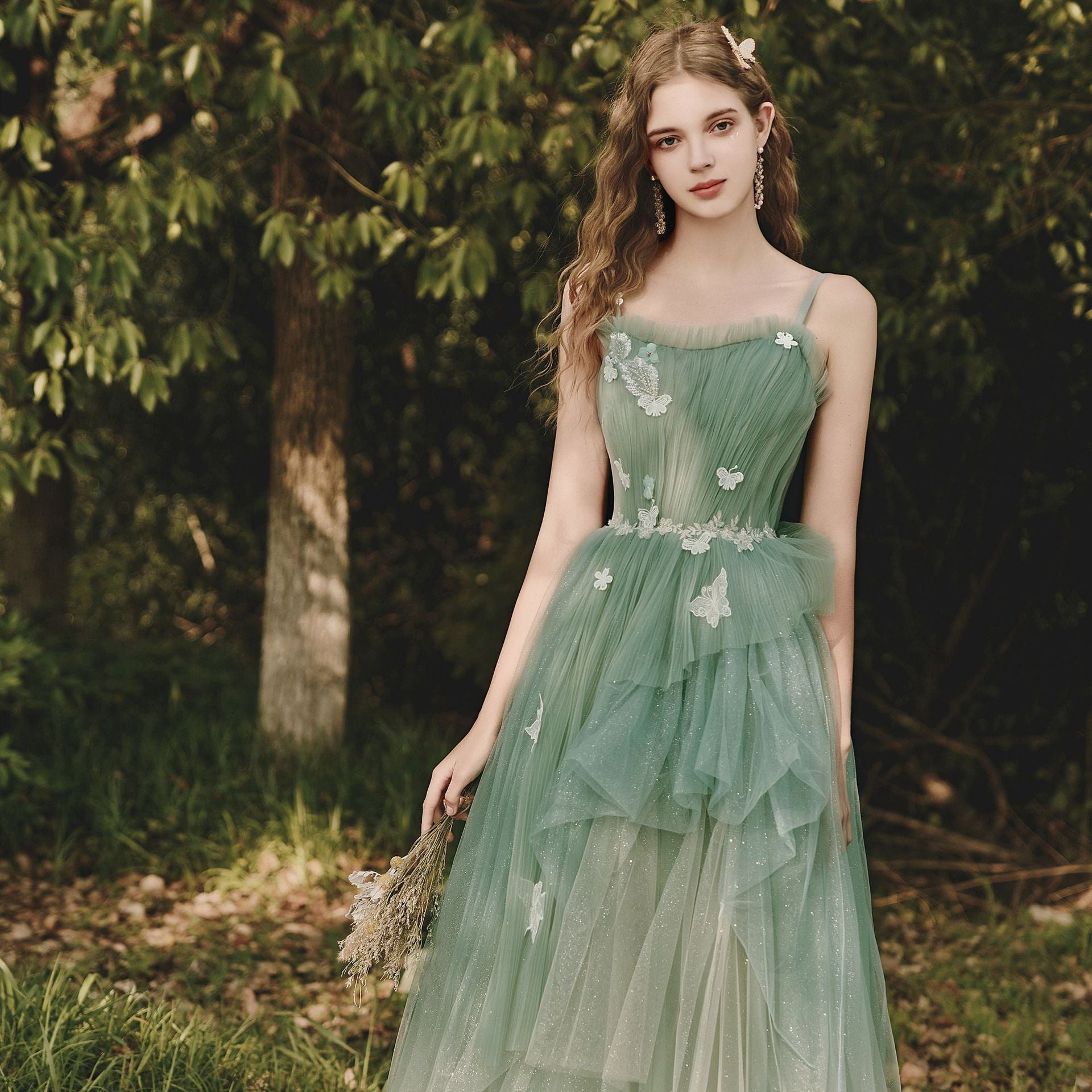 Elegant Green Tulle Spaghetti Strap Long Prom Dress - A-Line Fairy Formal Party Gown for Homecoming, Quinceañera & Evening Events