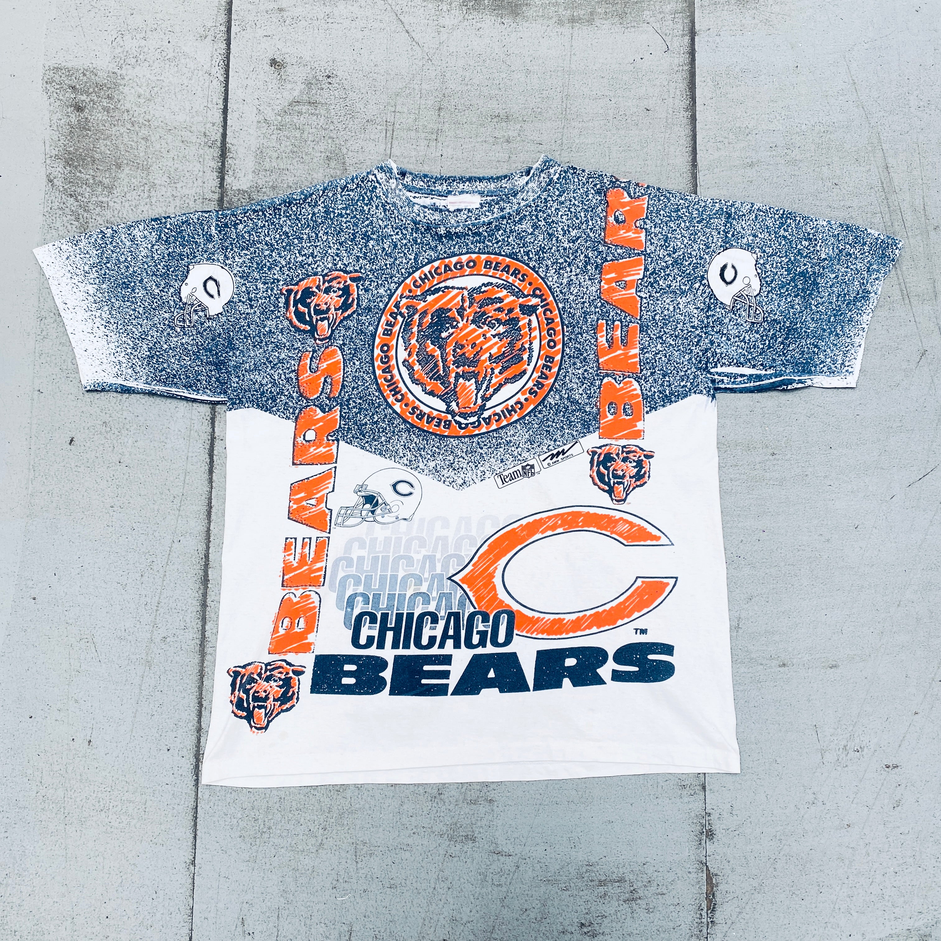 Chicago Bears 1990s Magic Johnson All Over Print T-Shirt - Vintage NBA Basketball Tee for Men (Large/XL) - Perfect for Game Day, Casual Wear & Sports Fans