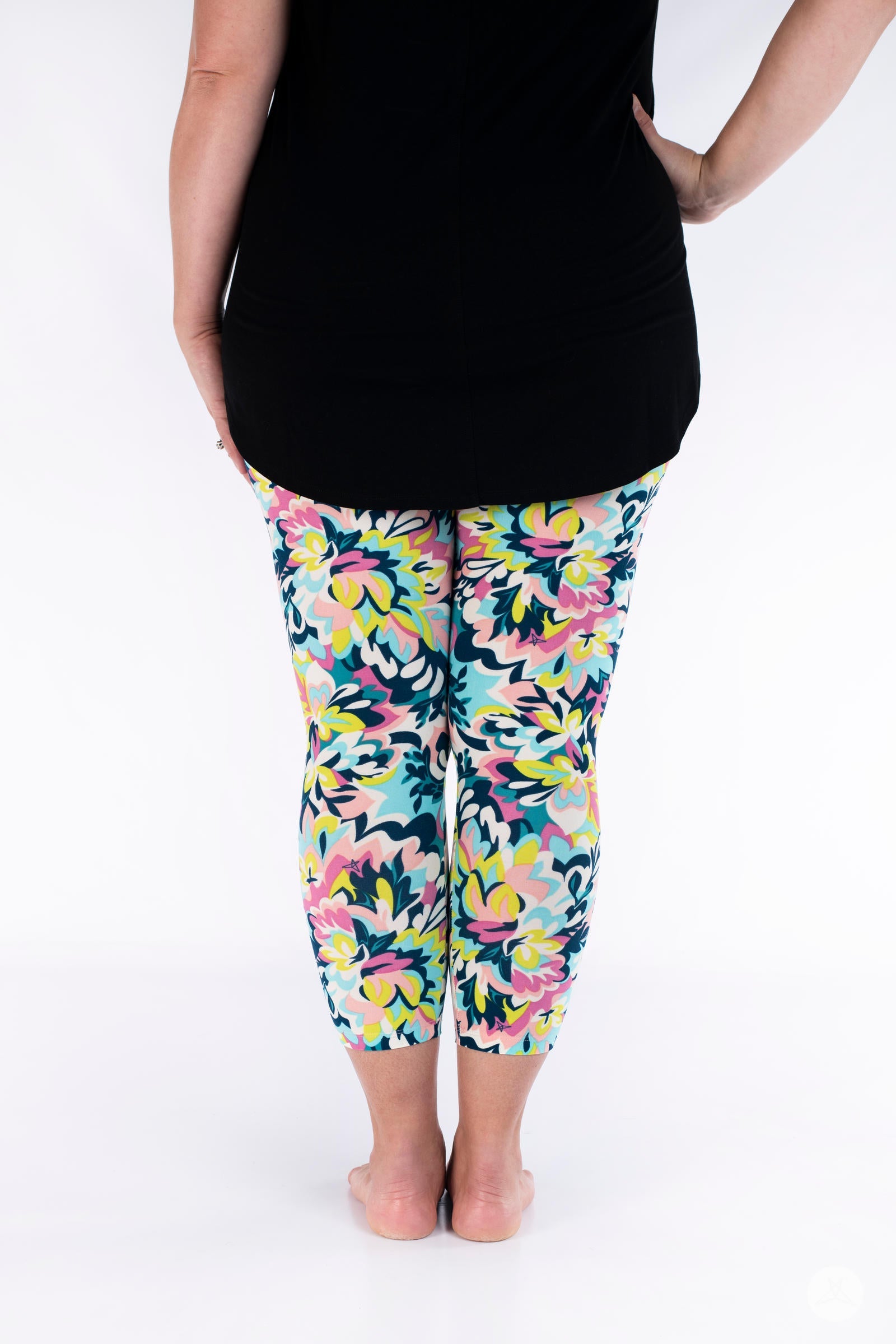 She Blooms Crops - Women's Floral Print T-Shirt for Casual Wear & Spring Outfits | Soft Cotton Comfort Top for Everyday Style & Garden Parties