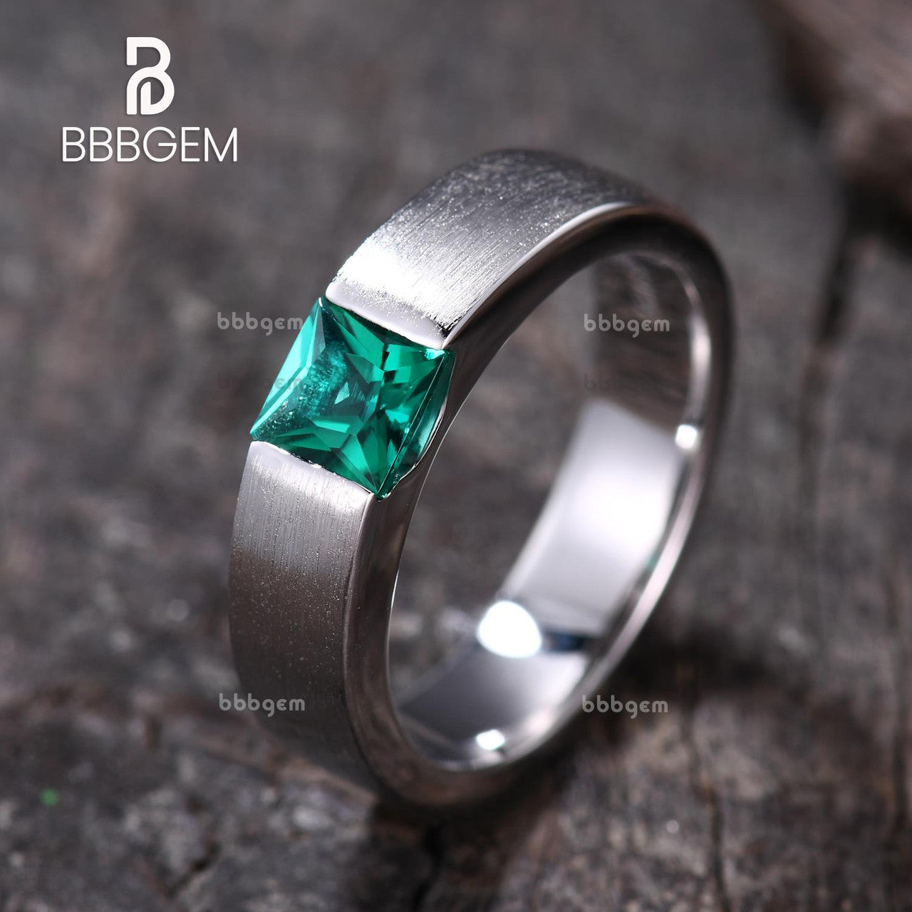 Square Emerald Solitaire Wedding Band for Men & Women - 14K Gold Unisex Engagement Ring - Perfect for Weddings, Anniversaries & Special Occasions