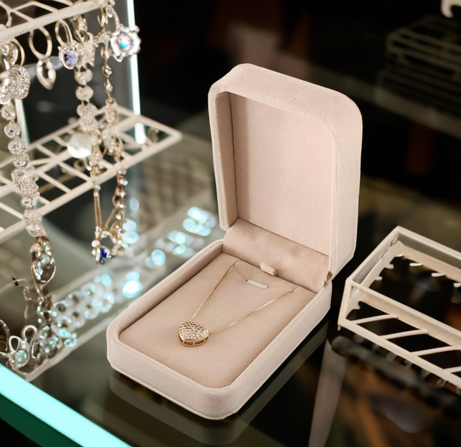Velvet Jewelry Storage Box - Elegant Pendant & Necklace Display Case - Wedding Proposal Engagement Gift Box for Anniversary, Birthday, Valentine's Day & Christmas (Champagne) - Perfect for Jewelry Organization & Romantic Gift Giving
