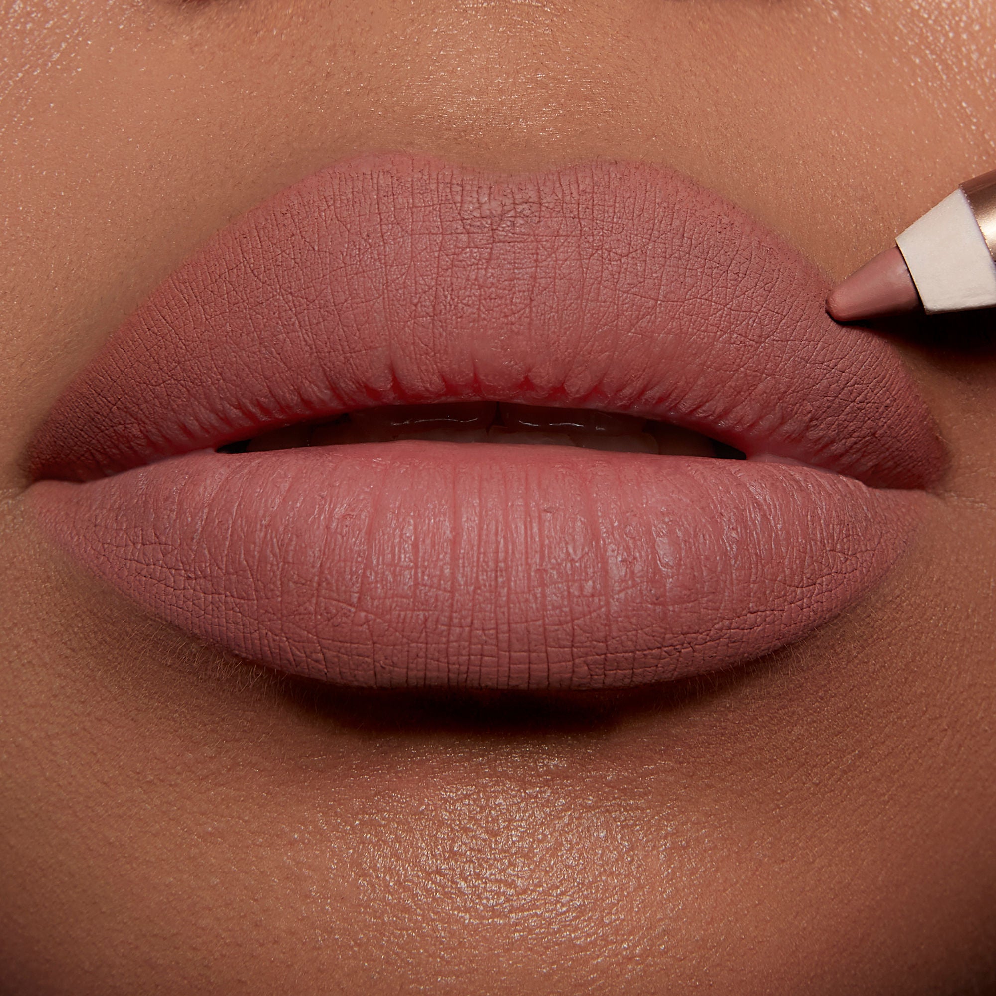 Charlotte Tilbury Lip Cheat Lip Liner - Long-Lasting, Waterproof Lip Pencil for Precise Definition & Fuller Lips | Perfect for Everyday Wear, Date Night & Special Occasions
