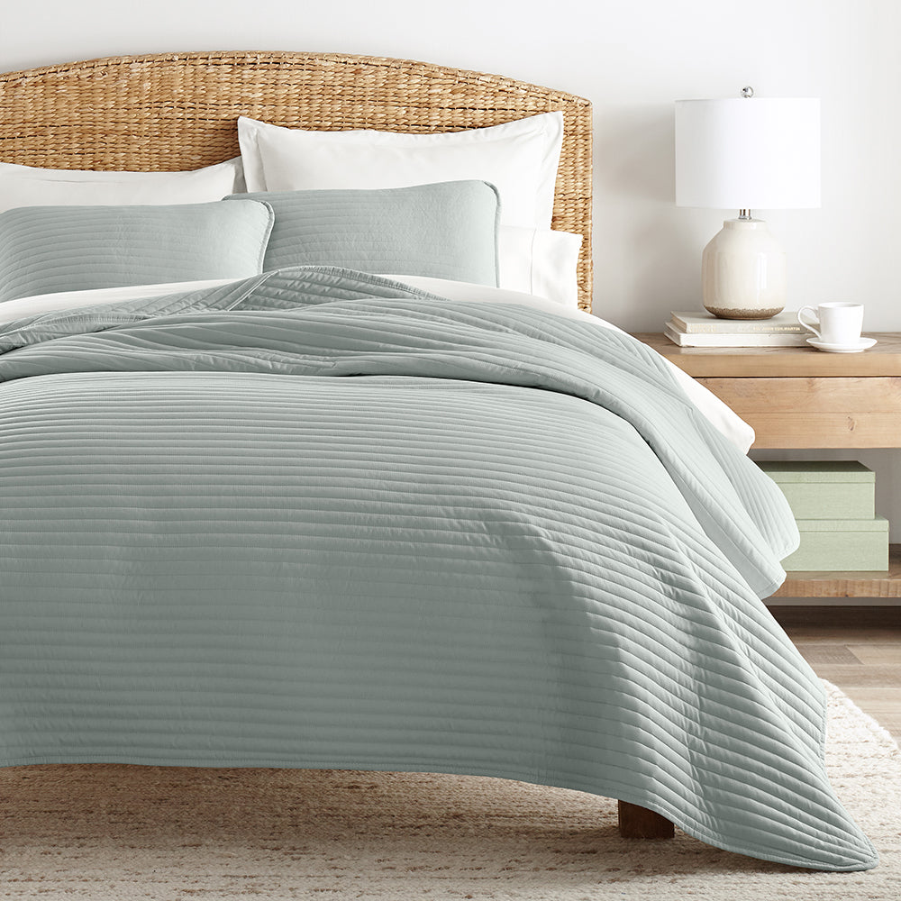 3 Piece Stripe Stitch Quilted Coverlet Set - Queen Size Bedspread with Matching Pillow Shams - Soft & Cozy Quilted Bedding for All Seasons - Perfect for Master Bedroom, Guest Room & Dorm Decor
