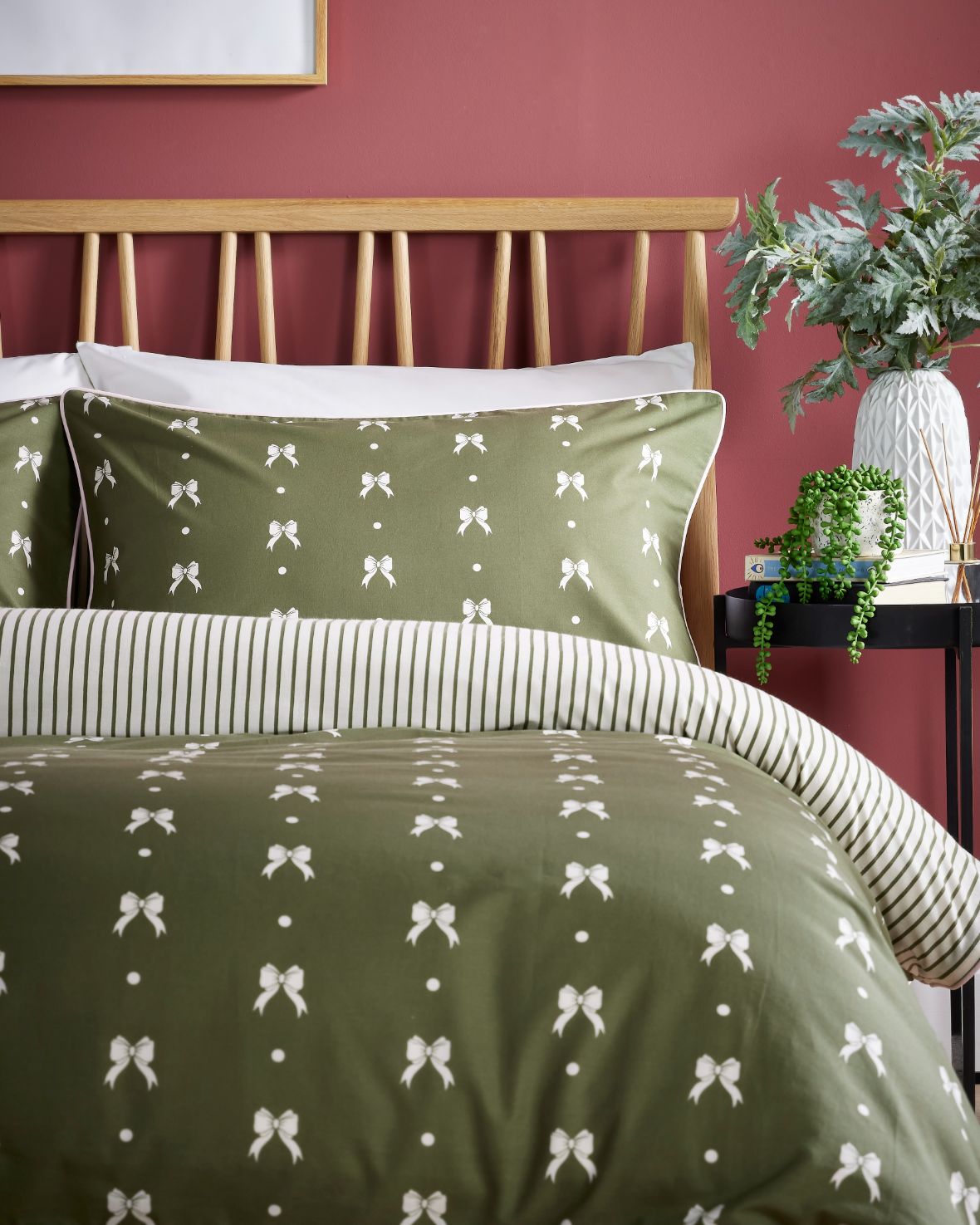 Cotton Ribbon Bow Print Bedding Set - Soft & Breathable Queen Size Bed Sheets - Perfect for Girls' Bedroom, Nursery, and Guest Room Decor