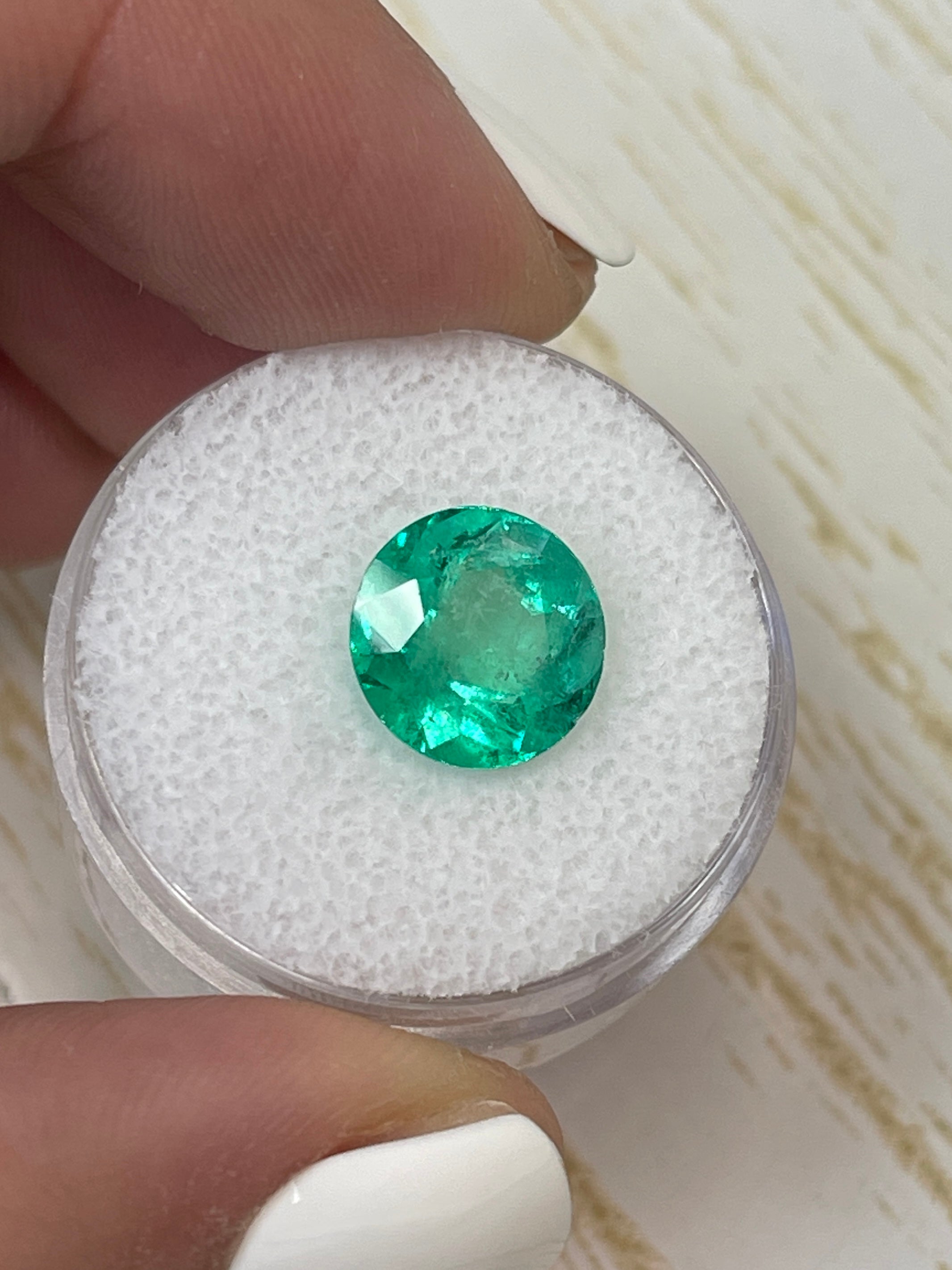 3.79 Carat 10x10mm Vibrant Green Natural Round Loose Colombian Emerald Gemstone for Jewelry Making, Engagement Rings & Luxury Gifts