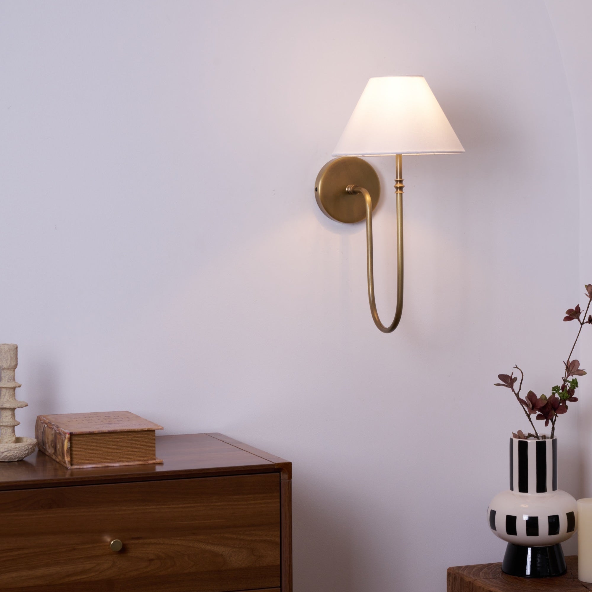 Collins Wall Light - Modern LED Sconce for Bedroom, Living Room & Hallway - Energy Efficient Indoor Lighting Fixture