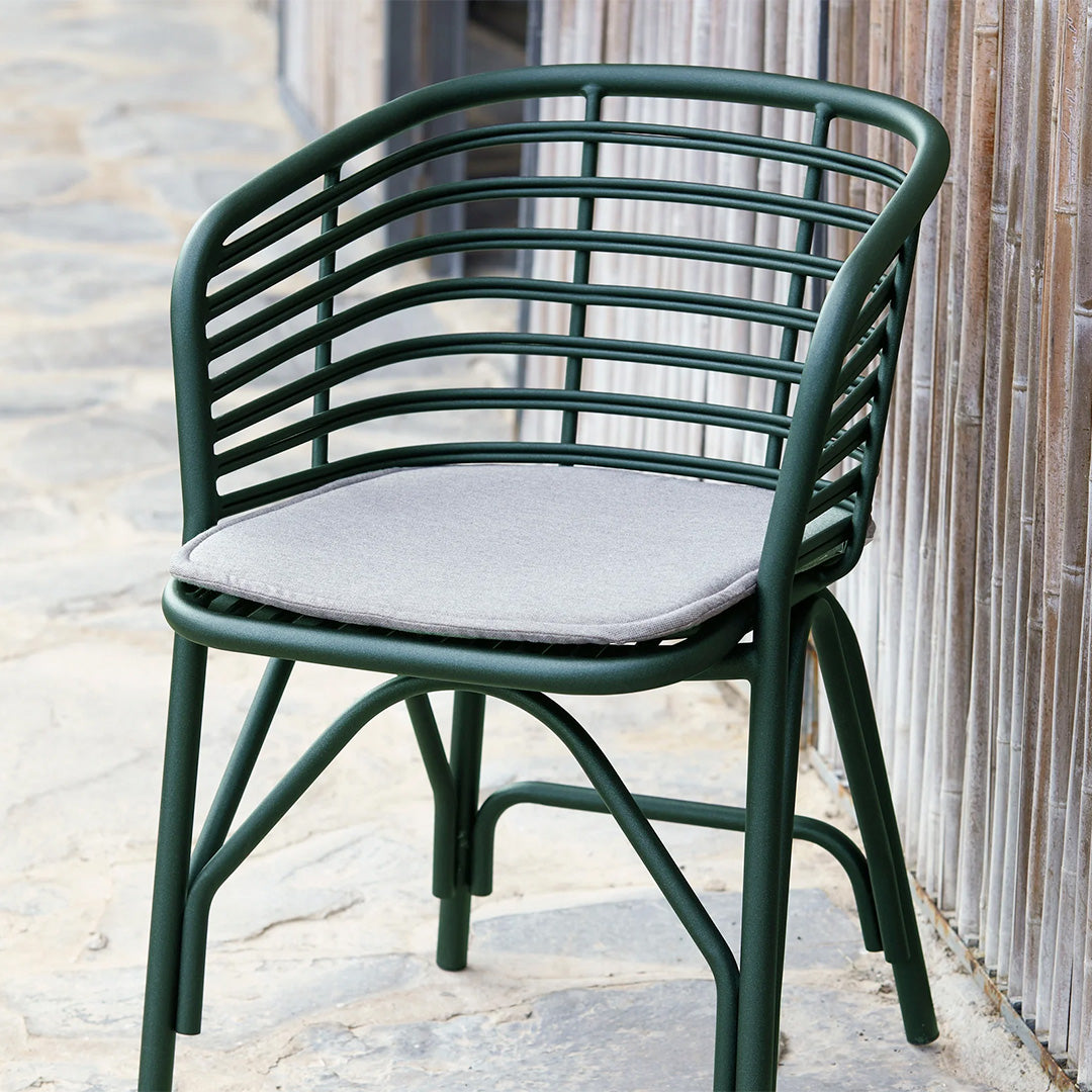 Blend Chair - Modern Outdoor Lounge Chair for Patio, Garden, and Poolside Relaxation | Durable & Weather-Resistant Design