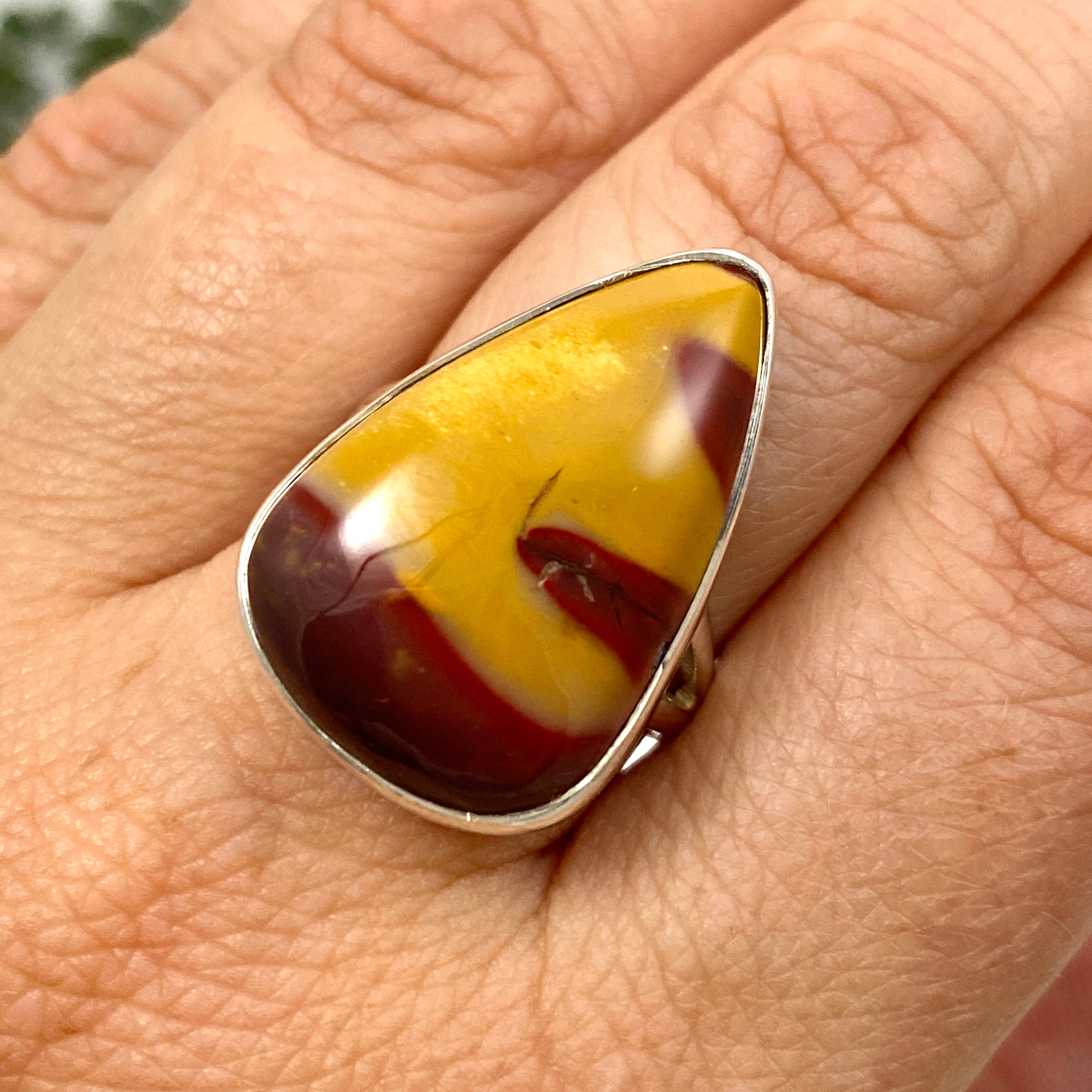 Mookaite Teardrop Cabochon Split Band Ring - Size 8 - KRGJ3387 - Perfect for Boho Jewelry, Spiritual Healing & Unique Gift Giving
