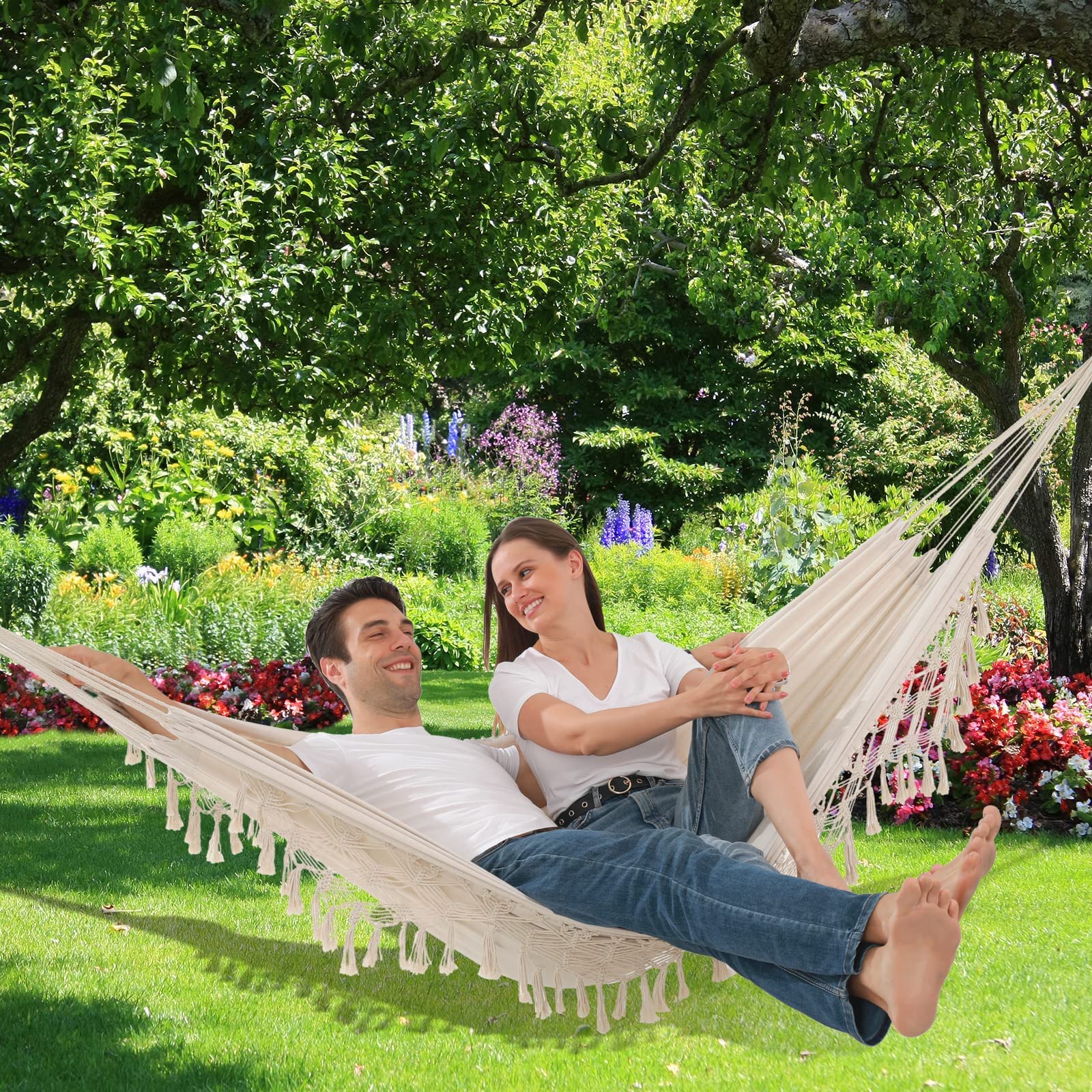 Double Hammock Swing Chair - 500lbs Weight Capacity, Macrame Design for Indoor & Outdoor Use - Perfect for Patio, Yard, Garden Relaxation (Beige)