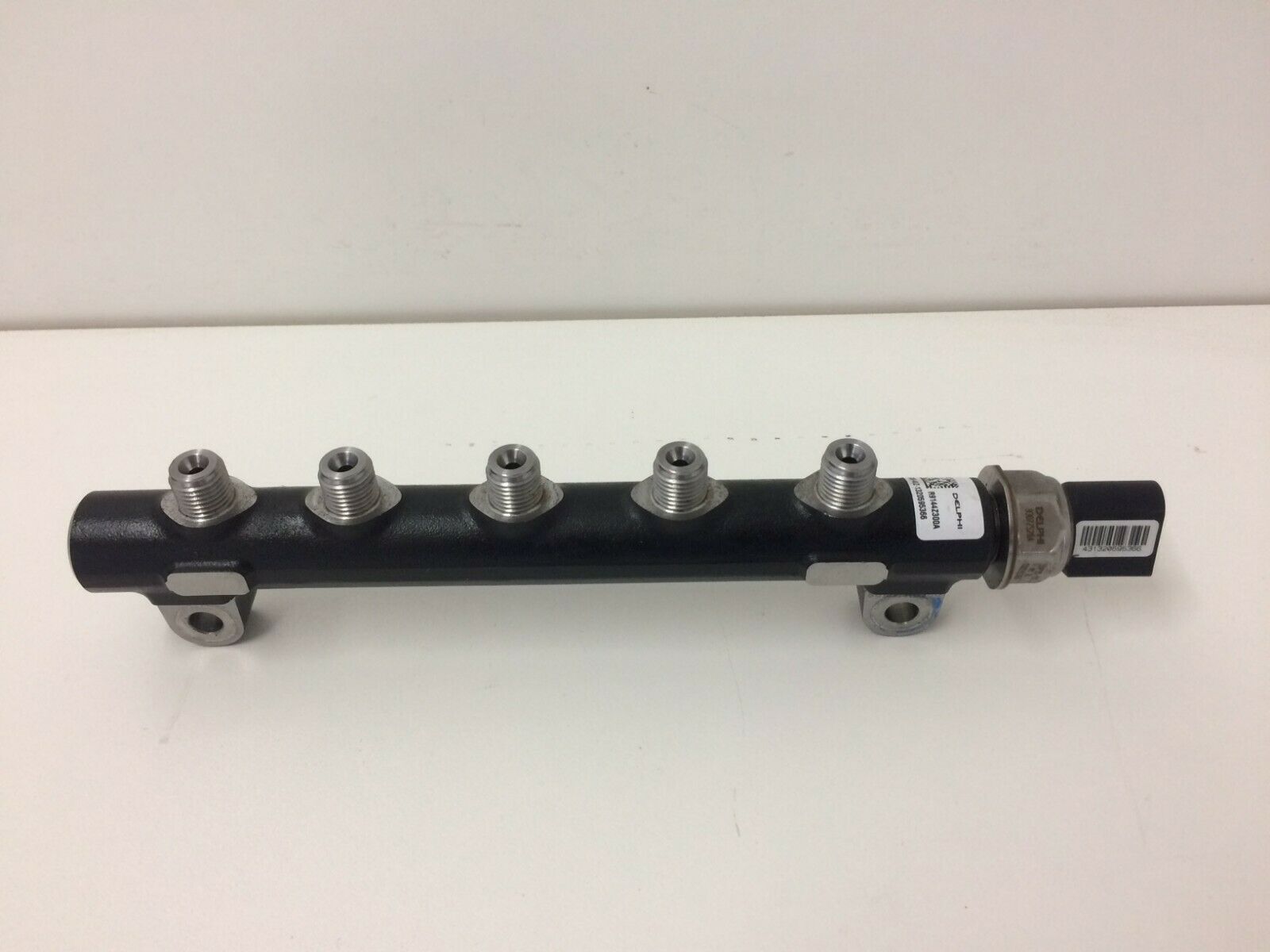Genuine Holden Cruze & Captiva 2.0L 2.2L Turbo Diesel Fuel Rail Assembly - Replacement Part for Engine Performance & Fuel Efficiency