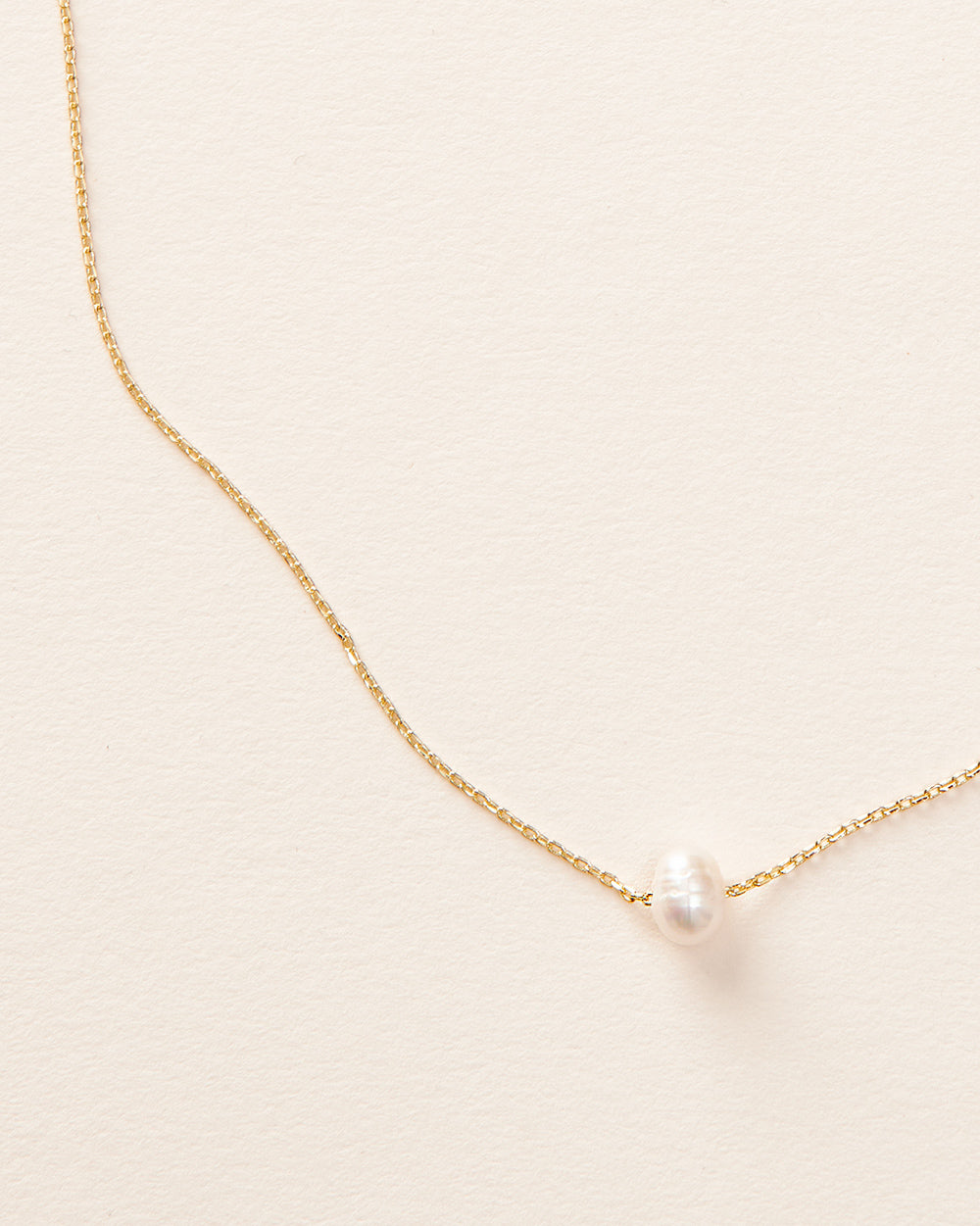 Elegant Floating Pearl Necklace for Women - Timeless Jewelry Gift for Brides, Party & Special Occasions