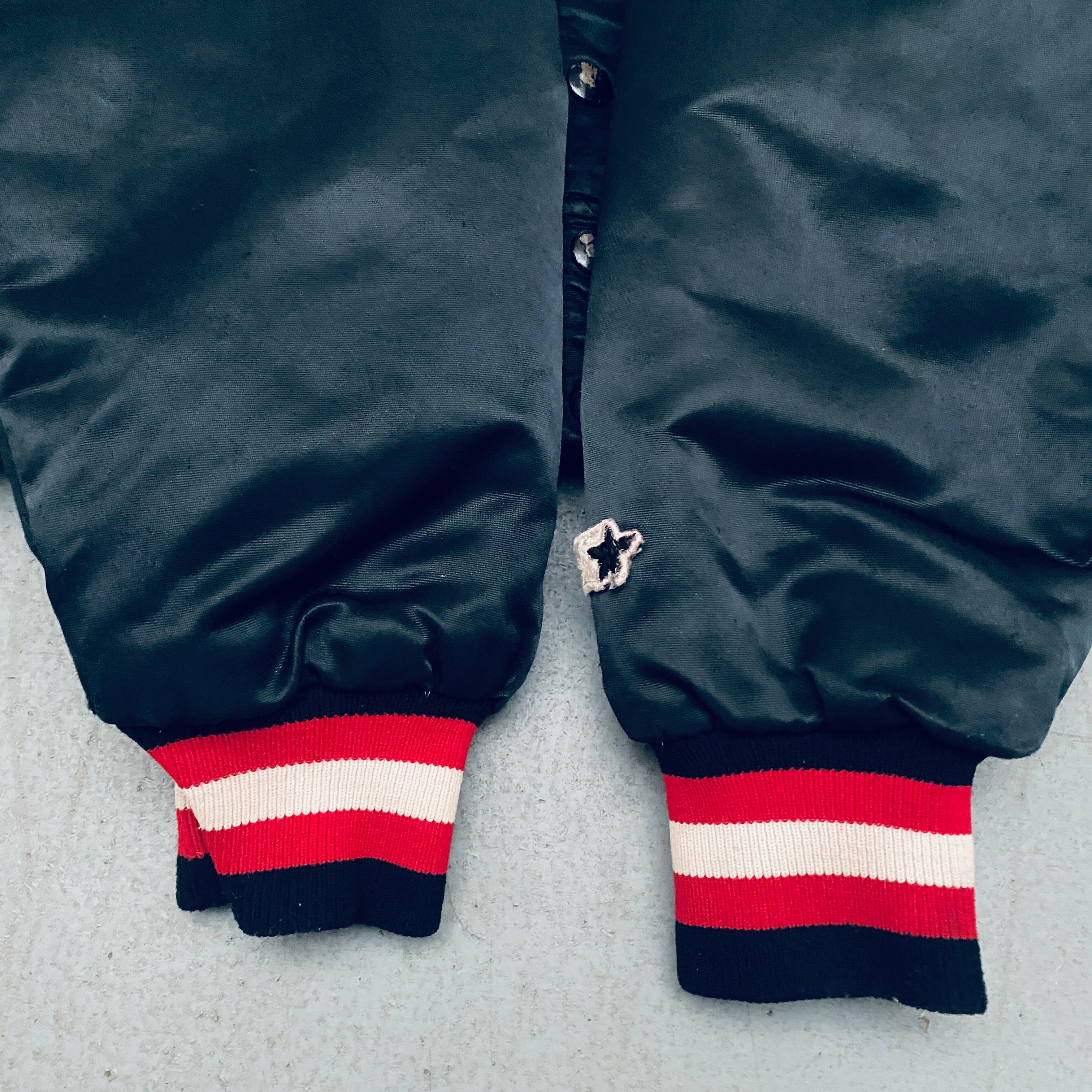 Chicago Bulls 1980s Satin Stitched Spellout Starter Bomber Jacket - Men's Vintage NBA Jacket for Basketball Fans & Streetwear Fashion