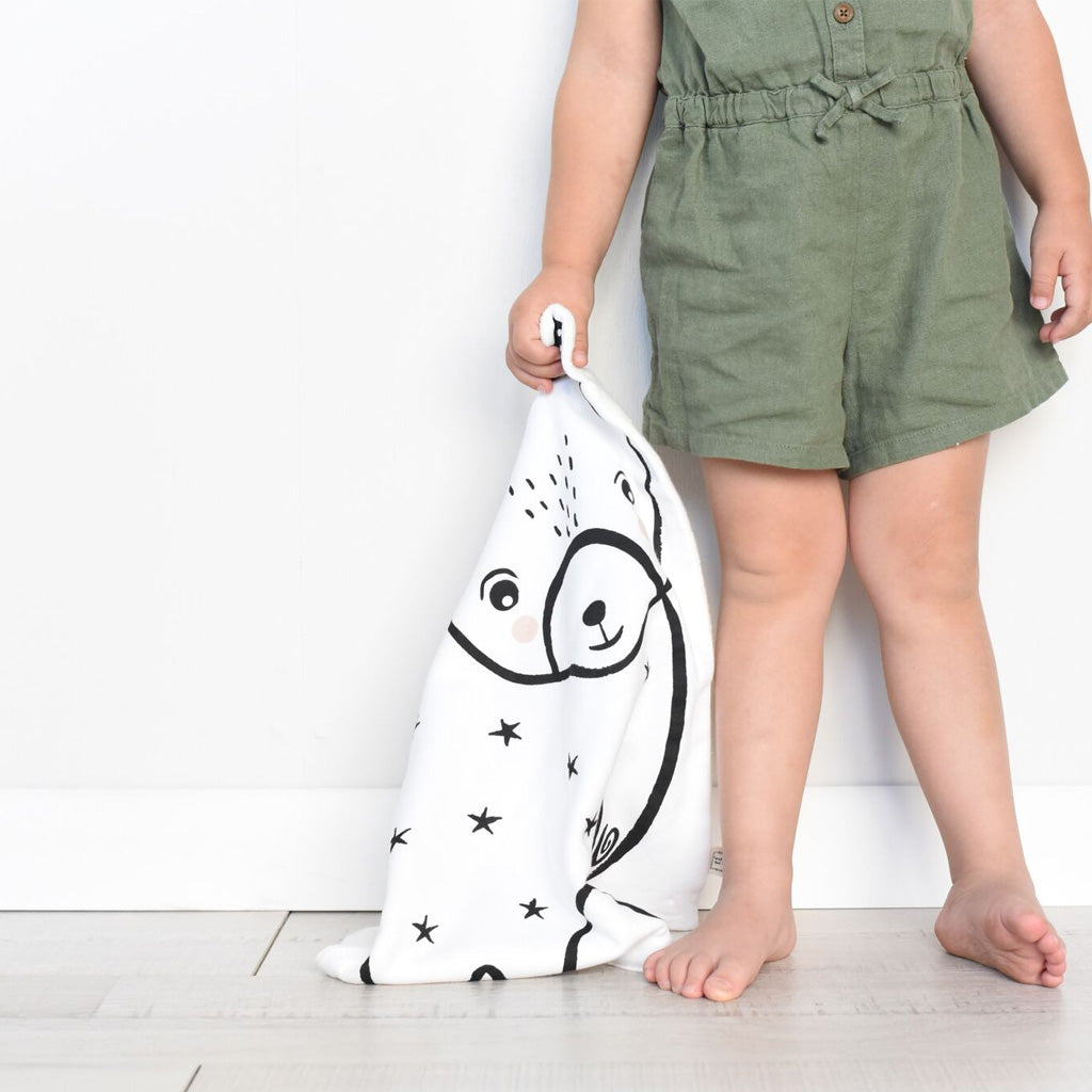 Organic Baby Snuggle Blanket with Bear Design - Soft & Safe for Newborns & Toddlers - Perfect for Nursery, Stroller, and Travel Comfort