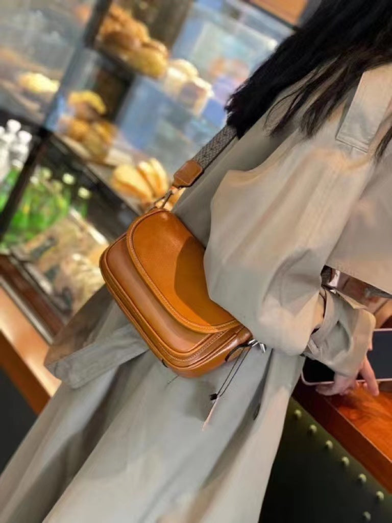 Stylish Leather Flap Crossbody Bag for Women - Fashionable Shoulder Purse for Daily Use, Travel & Shopping