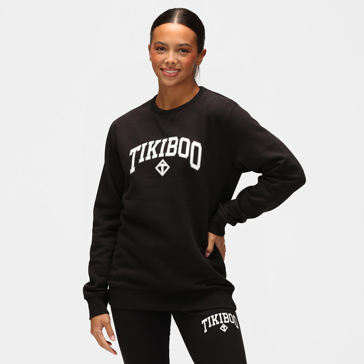 Stylish Black Athleisure Sweatshirt for Women - Comfortable Casual Pullover for Yoga, Gym & Lounge Wear