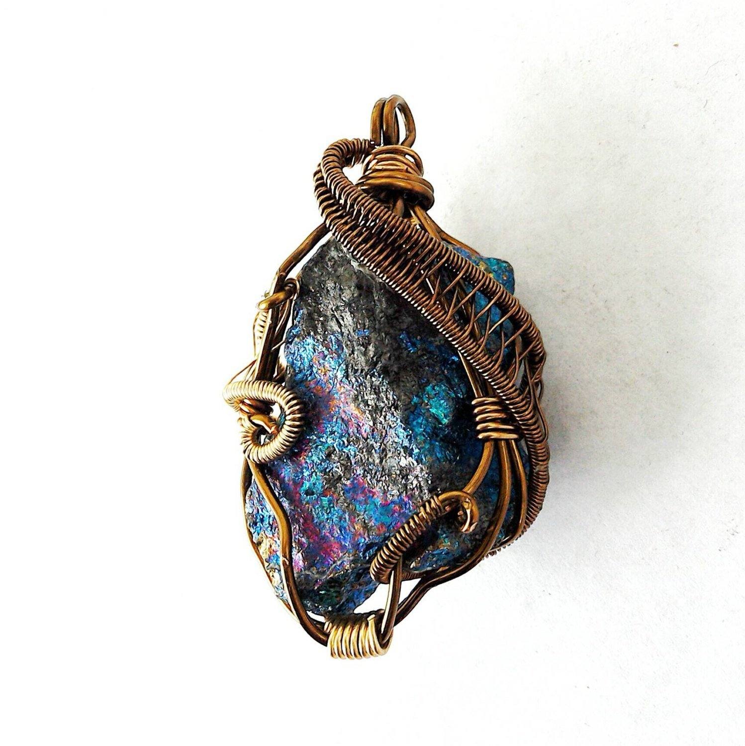 Natural Raw Peacock Ore Crystal Pendant Necklace - Bornite Healing Stone Jewelry for Women, Spiritual Energy & Chakra Balancing - Perfect for Meditation, Yoga & Boho Fashion