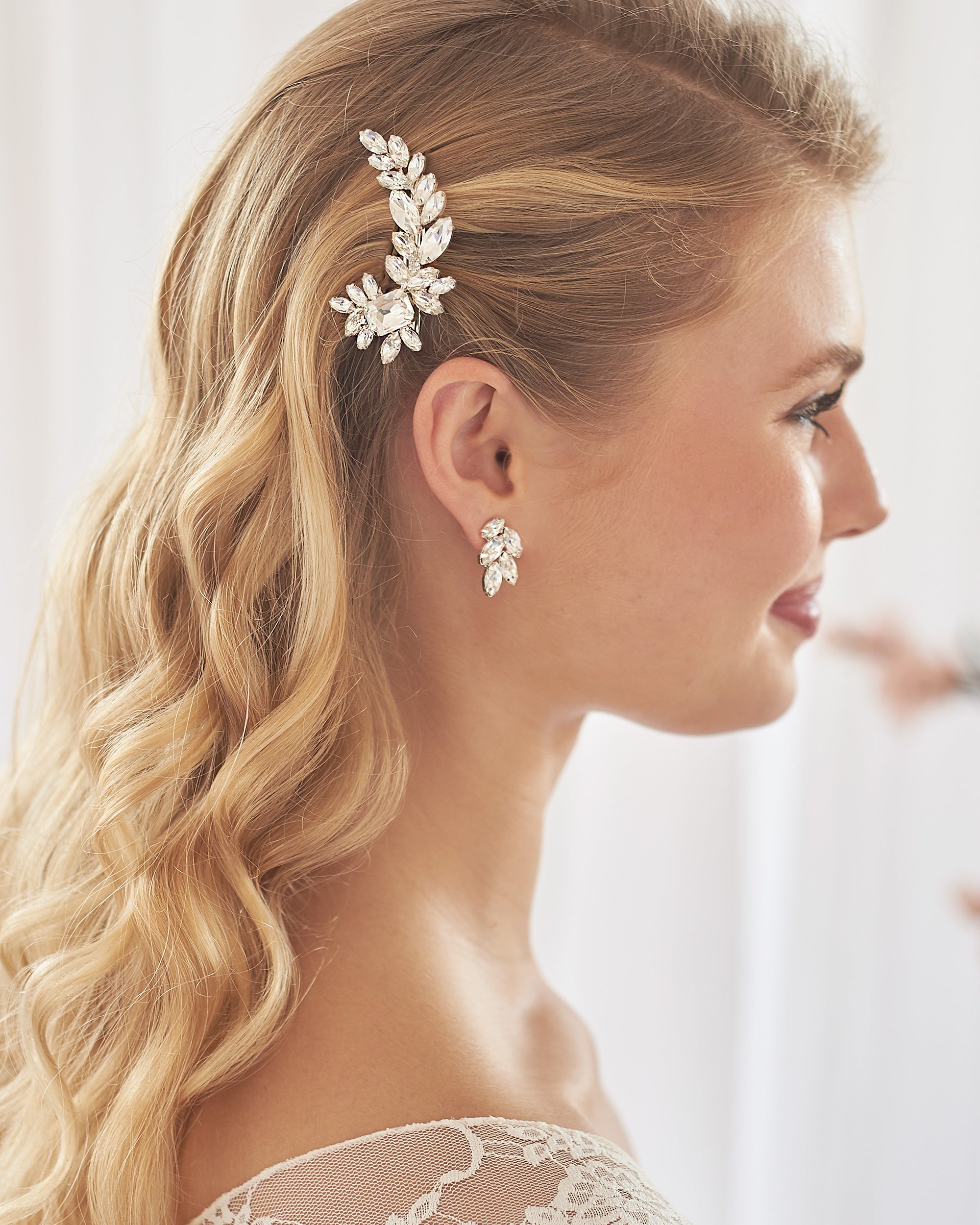 Elegant Molly Petite Bridal Hair Clip – Perfect for Weddings, Prom & Special Occasions | Vintage-Inspired Bridal Accessory for Women