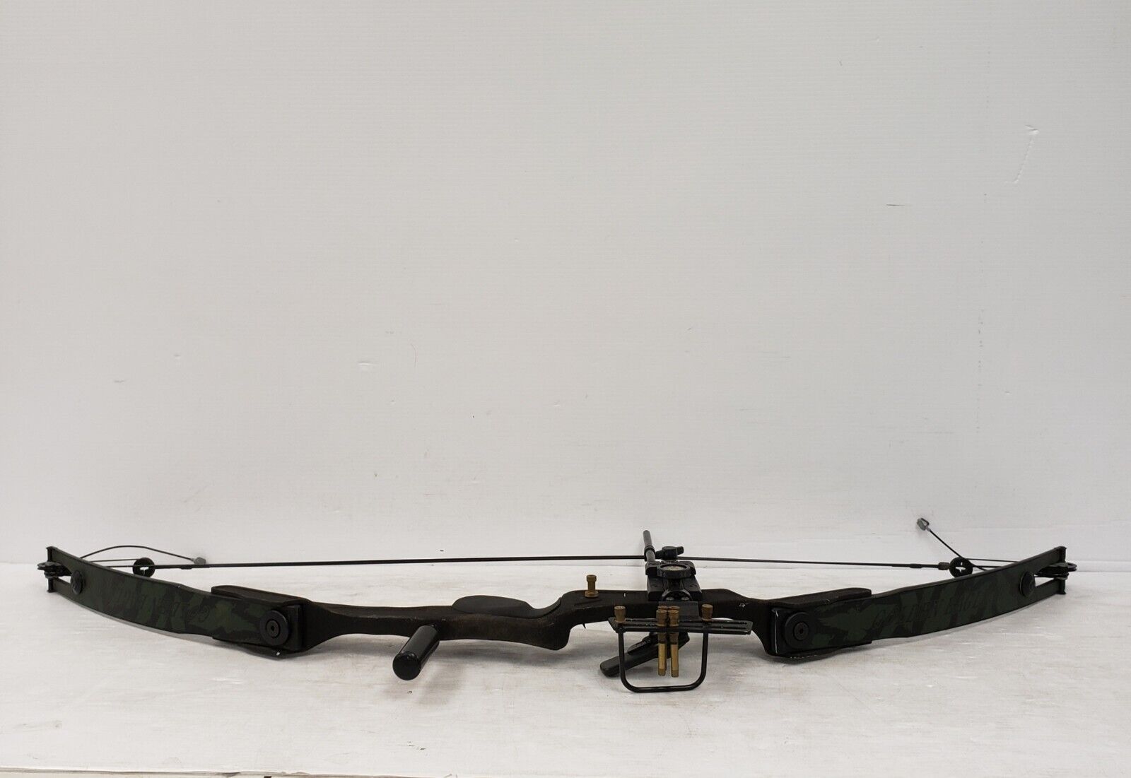 Hawke Golden Eagle 3 Compound Bow for Hunting & Target Practice - High Performance Archery Equipment for Outdoor Sports & Competition