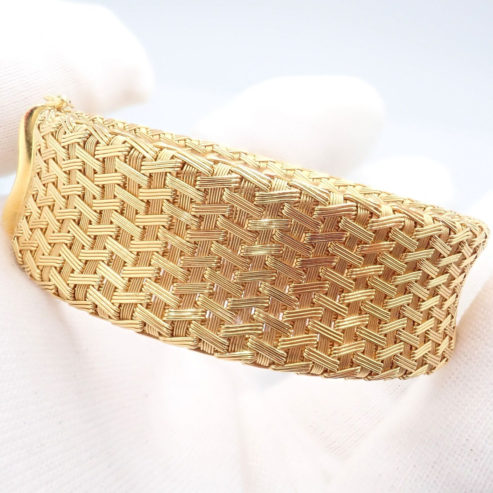 Authentic Roberto Coin 18k Yellow Gold Large Basket Weave Bracelet for Women | Luxury Italian Jewelry Gift for Anniversary, Birthday & Special Occasions | Perfect for Evening Events & Formal Wear