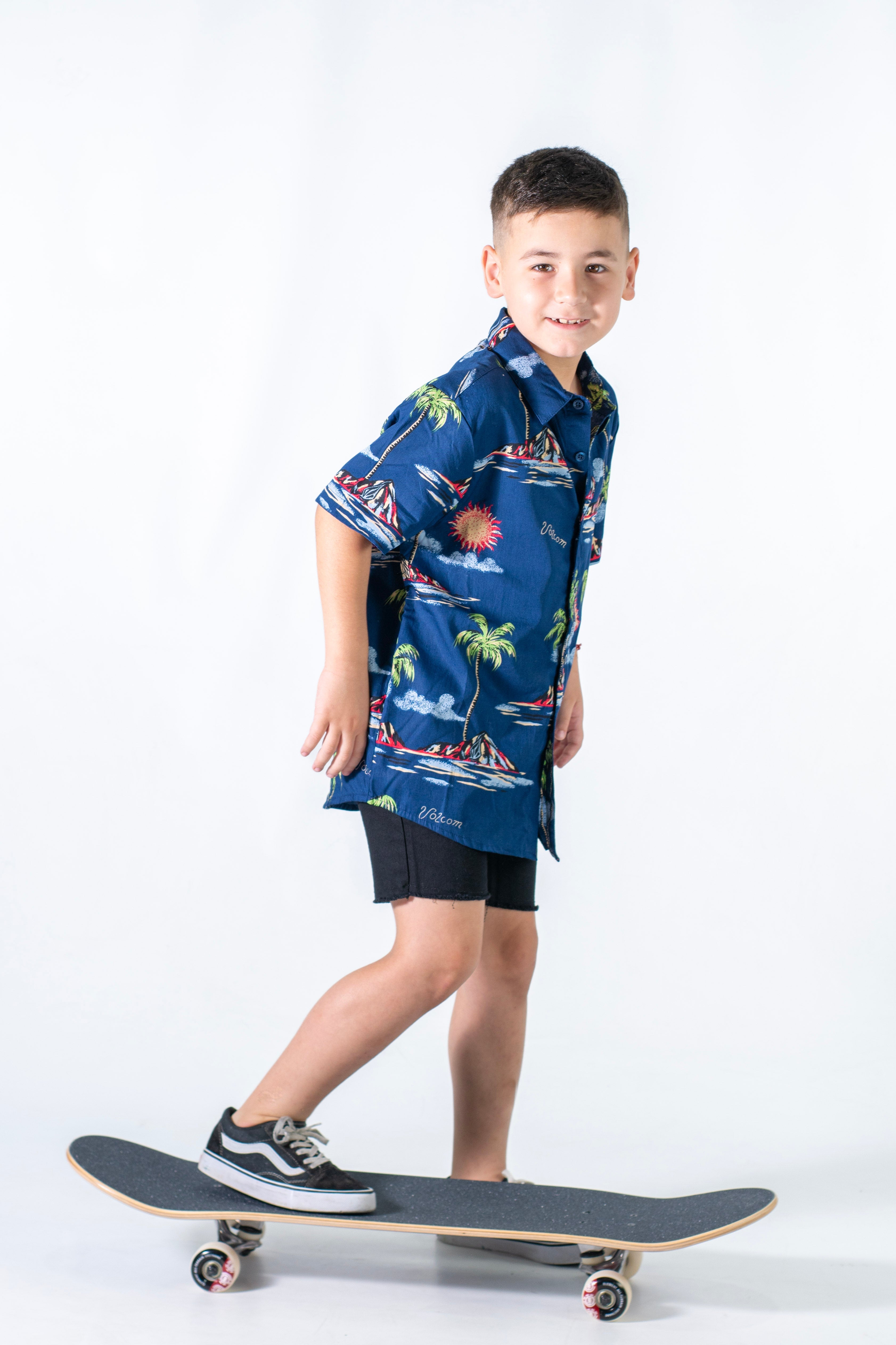 Volcom Kids MC Island Time Short Sleeve T-Shirt - Comfortable & Stylish Boys & Girls Casual Tee for Beach, Summer & Outdoor Activities