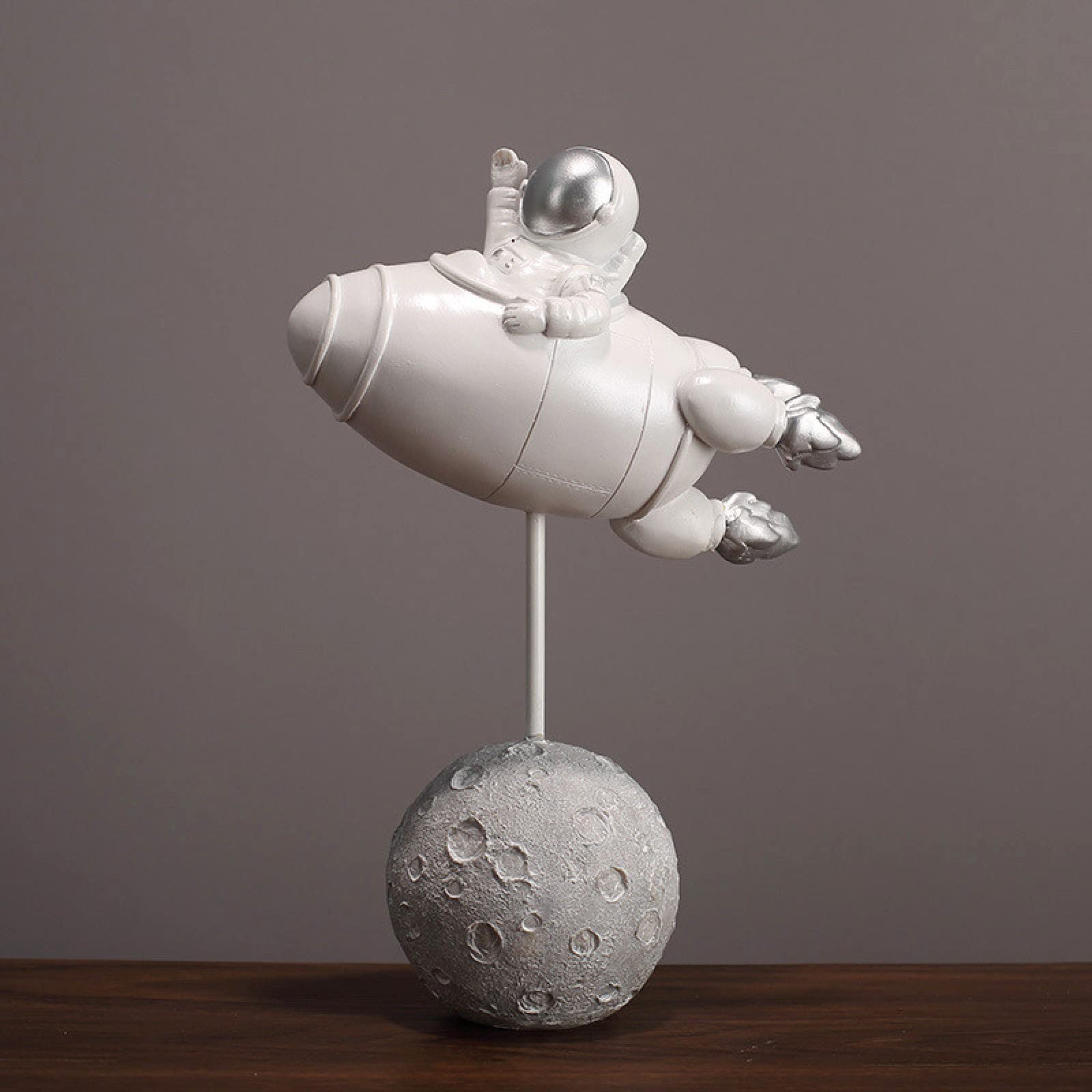 Cute Mini Astronaut Resin Statue - Space Themed Desktop Decoration for Kids Room, Party & Home Crafts | Perfect for Space Enthusiasts & Sci-Fi Decor