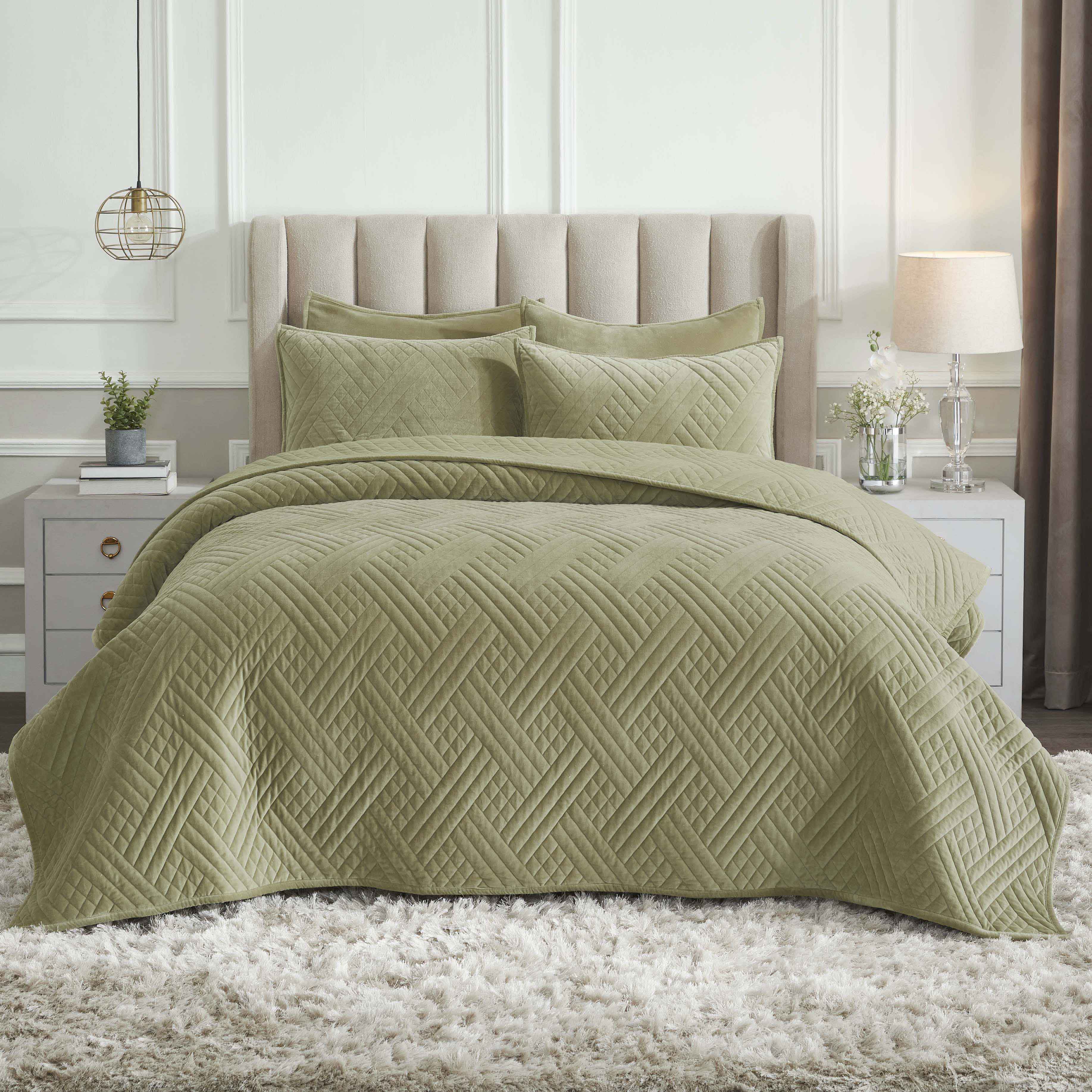 Karina Cotton Velvet Lightweight Quilt & Sham Set - Ultra Soft Bedding for All Seasons | Perfect for Master Bedroom, Guest Room & Cozy Nights