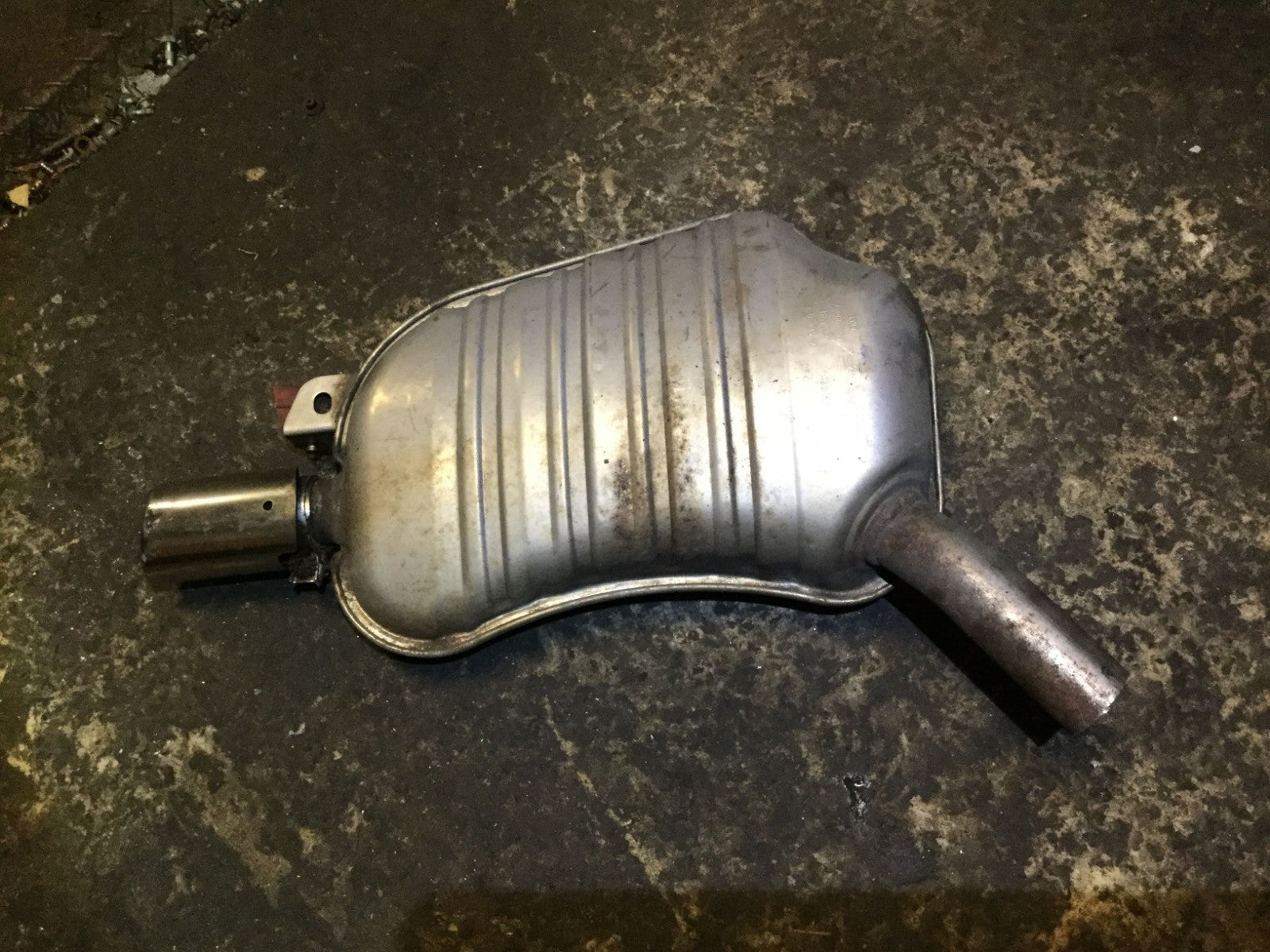 03 04 05 06 D3 Audi A8L Right Passenger Side Rear Exhaust Muffler OEM 4E0253612 AC - Perfect for Performance Upgrade & Replacement