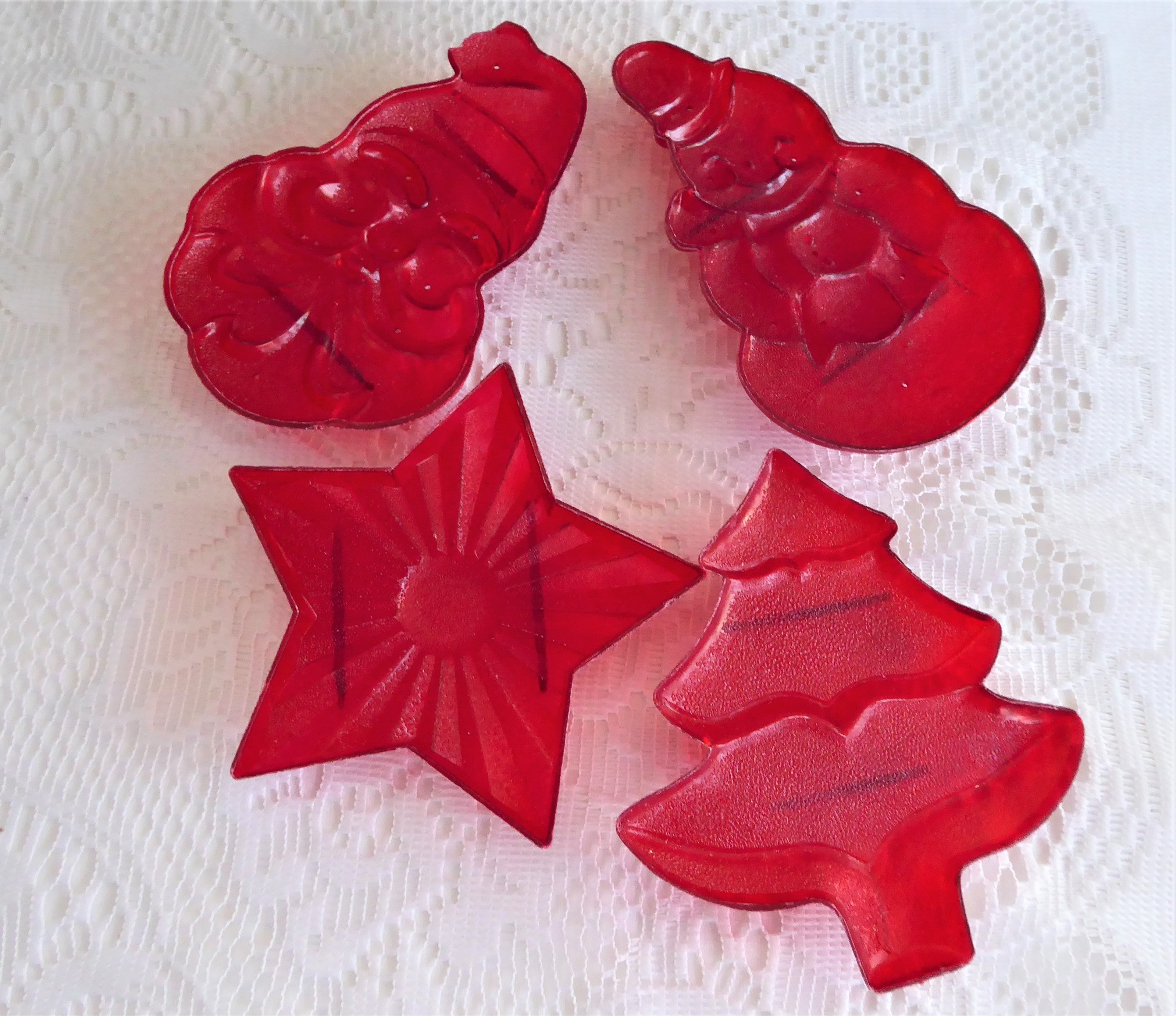 Vintage 1950s Christmas Cookie Cutters Set - Santa, Star, Tree, Snowman - 4-Piece Red Plastic Cookie Cutter Kit for Holiday Baking | Perfect for Christmas Cookies, DIY Gifts & Festive Baking Parties