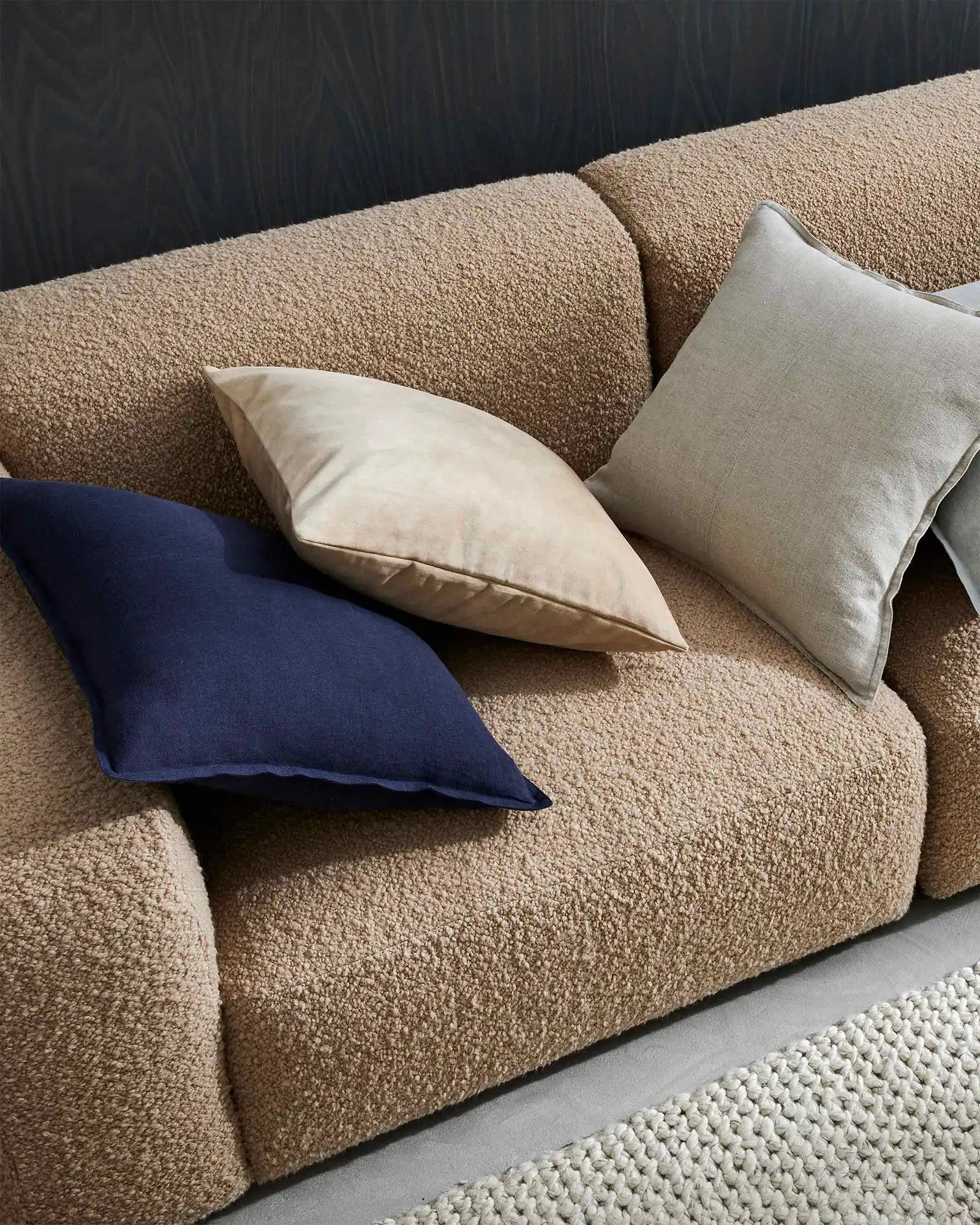 Como Linen Cushion Cover - Soft & Breathable Home Decor for Sofa, Bed, or Chair - Premium Natural Fabric for Comfort & Style