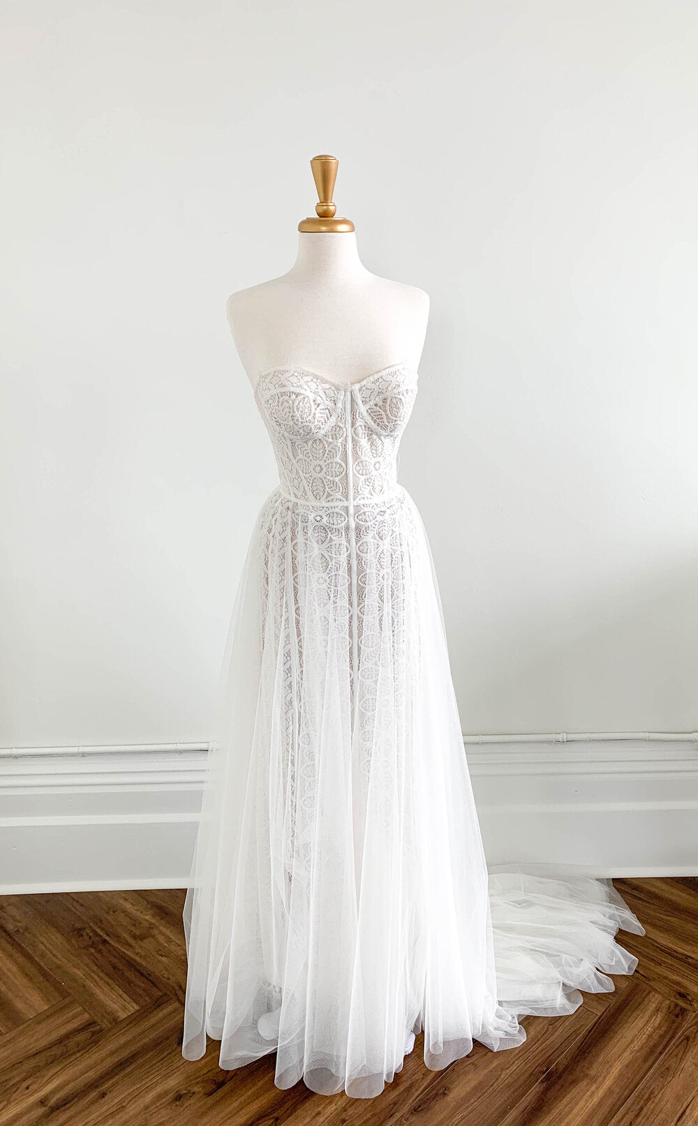 BHLDN Willowby Cordova Ophelia 53702 Wedding Gown - Elegant Lace Bridal Dress for Beach, Garden & Boho Weddings