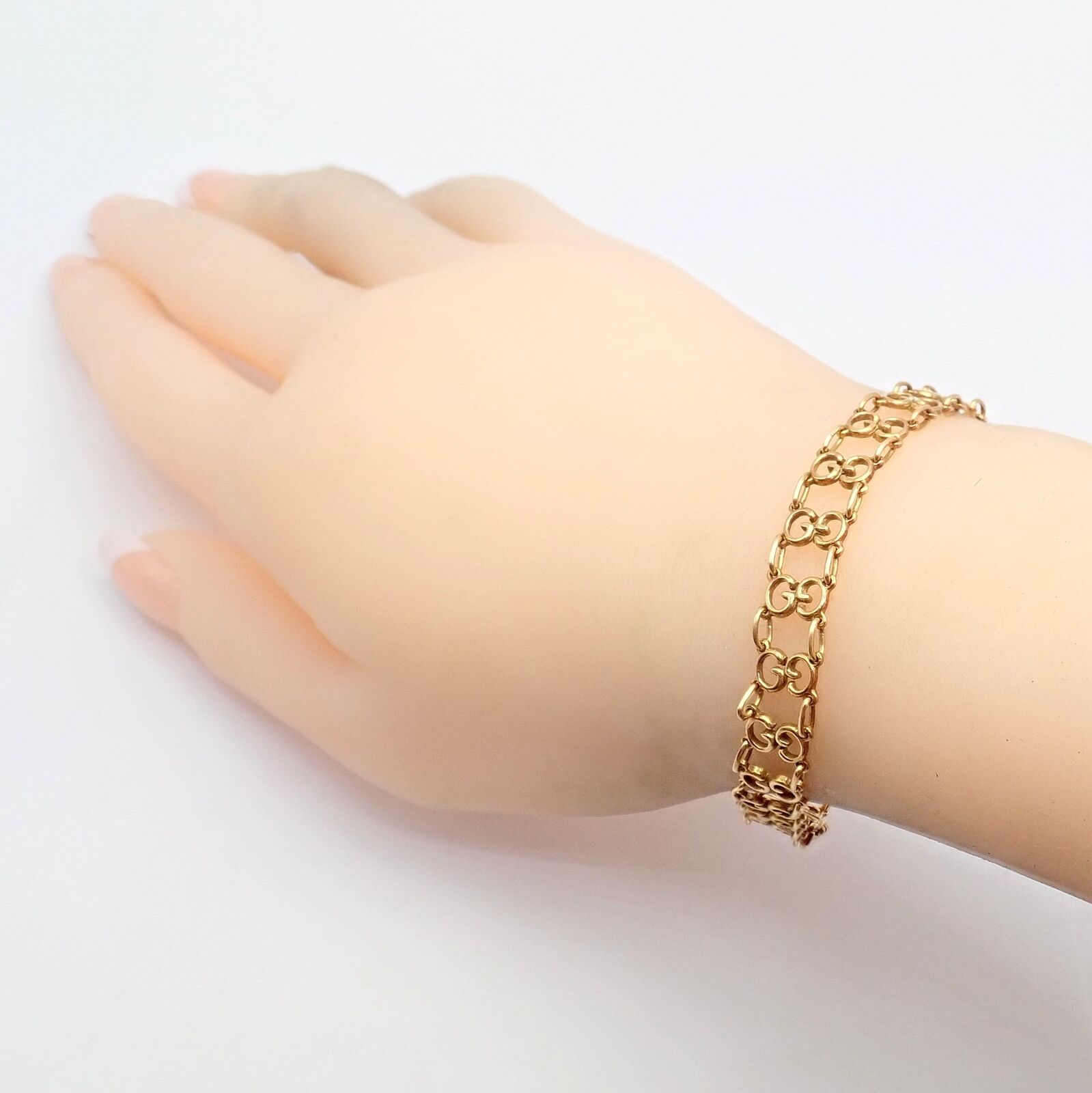 Authentic Vintage Gucci 18k Yellow Gold Logo Bracelet for Women - Luxury Fashion Jewelry Gift for Birthday, Anniversary & Special Occasions