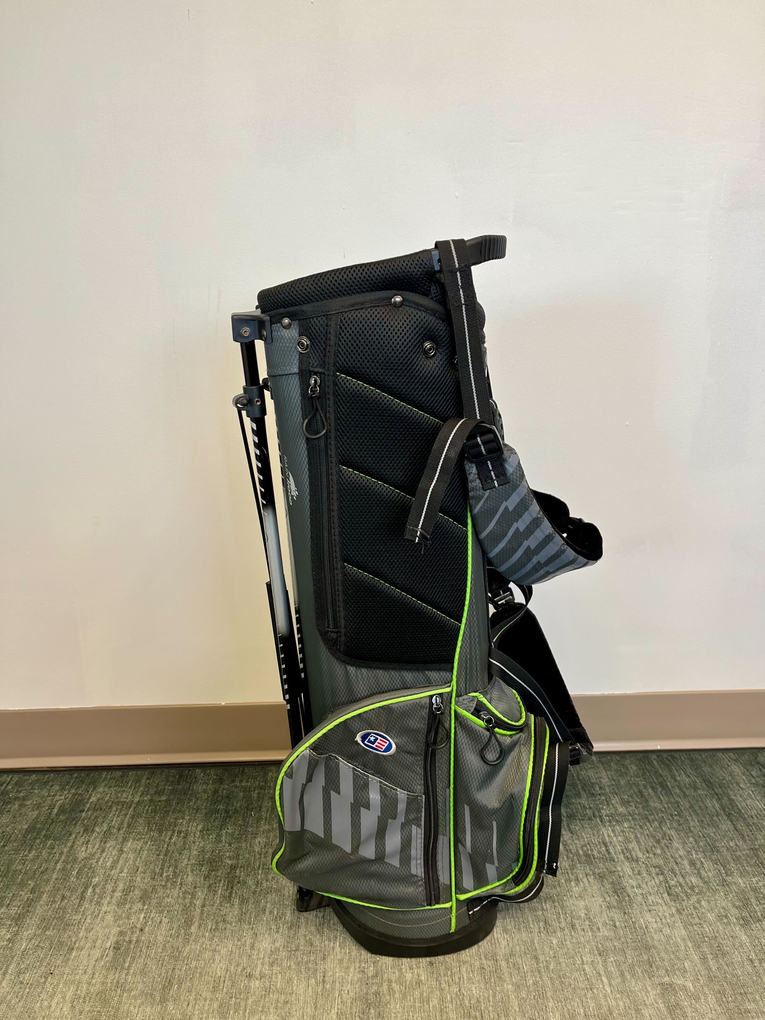 US Kids Golf Stand Golf Bag - Black/Green/Gray with 4 Dividers & 5 Pockets | Lightweight Junior Golf Bag for Boys & Girls | Perfect for Practice, Tournaments & Golf Lessons