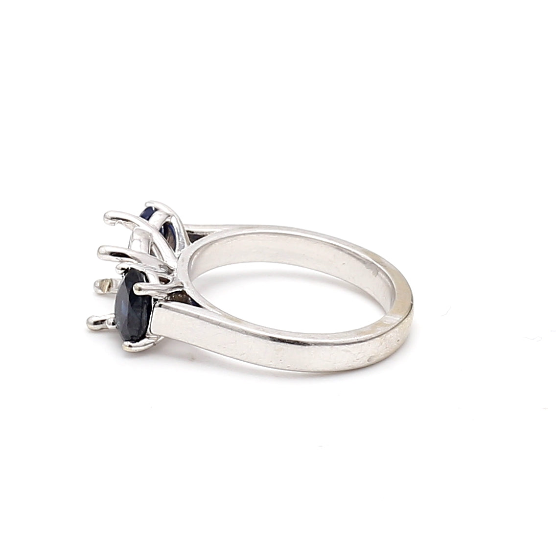 0.80 Carat Oval Sapphire Engagement Ring in 14K White Gold - Perfect for Proposals, Weddings & Anniversary Gifts