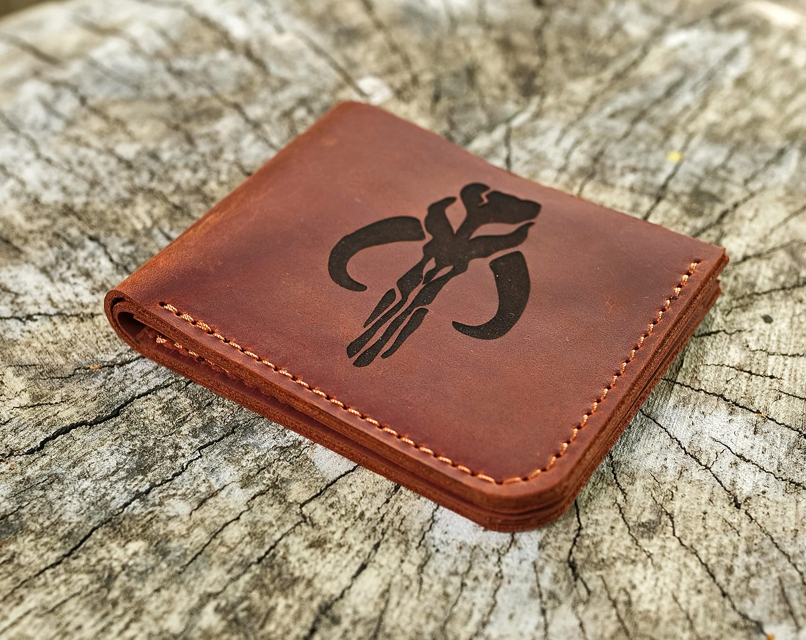 **Mandalorian Boba Fett Leather Wallet for Men - Handmade Hand-Stitched Genuine Leather Wallet - Perfect Gift for Dad, Husband, Boyfriend - Christmas, Birthday, Anniversary Gift - Ideal for Cosplay, Star Wars Fans & Collectors**
