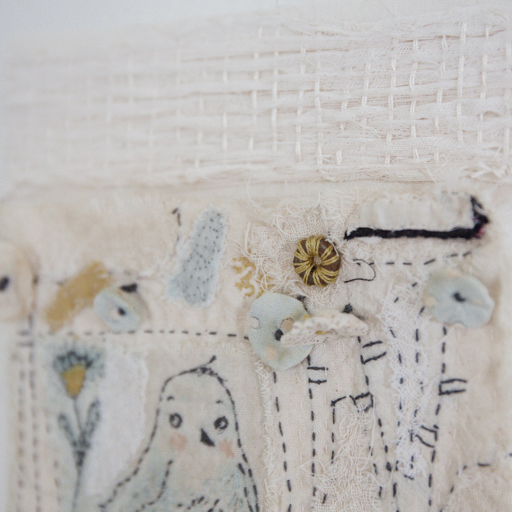 Hutch Studio Birds the Word Fabric Art Collection - No Word From The Bird | Wall Decor, Home Decor, Living Room & Bedroom Art