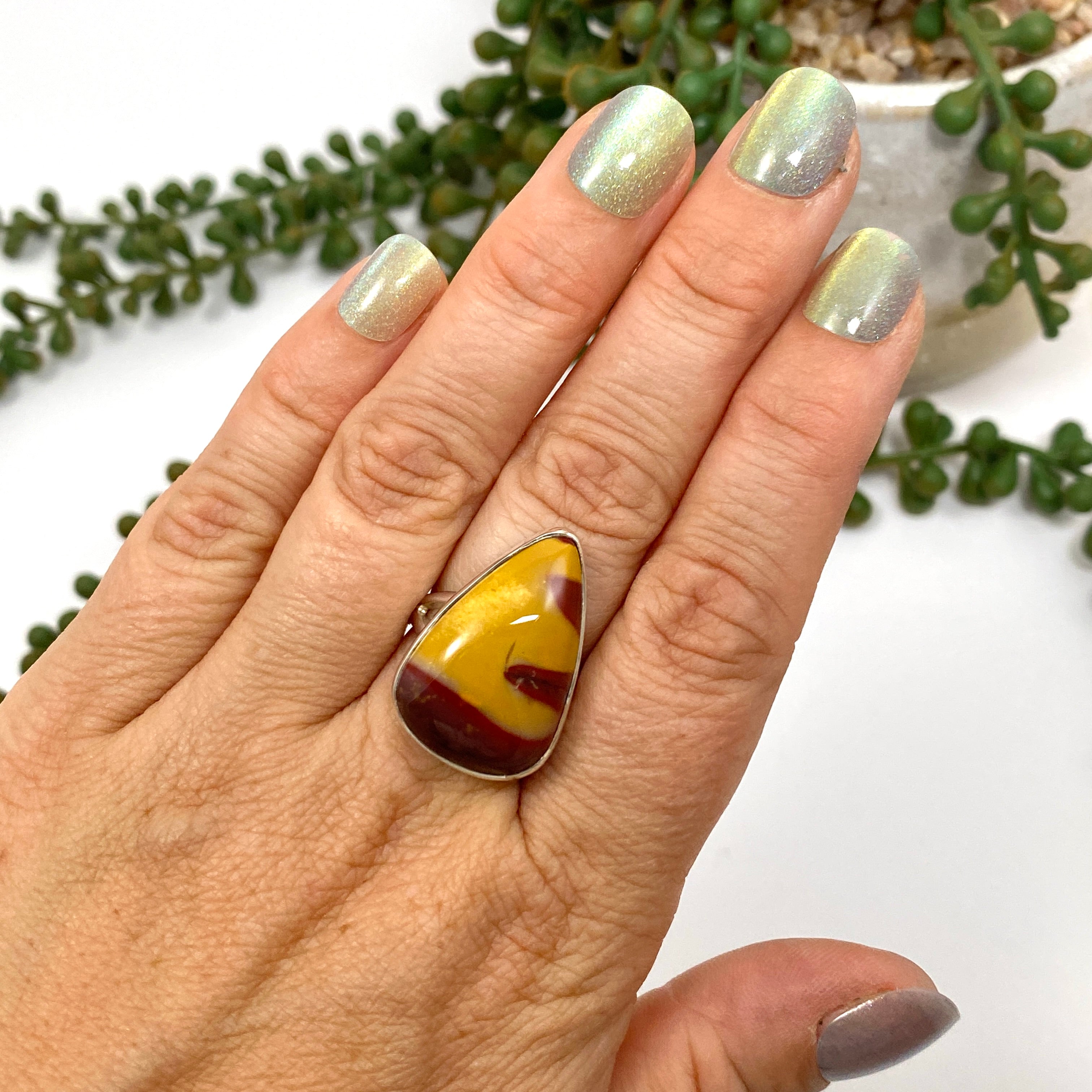 Mookaite Teardrop Cabochon Split Band Ring - Size 8 - KRGJ3387 - Perfect for Boho Jewelry, Spiritual Healing & Unique Gift Giving