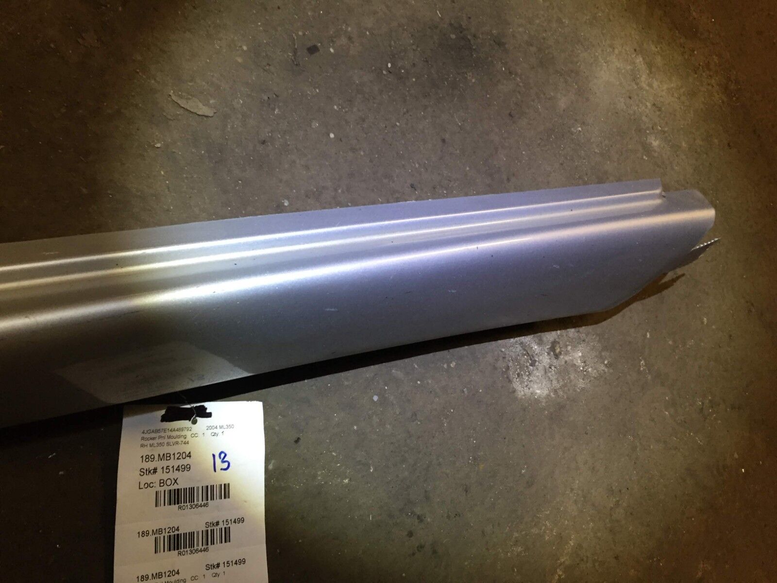 Genuine OEM Mercedes ML350 Right Passenger Side Rocker Panel Molding 2000-2005 - Perfect for Replacement & Car Body Restoration | Fits W163 Models