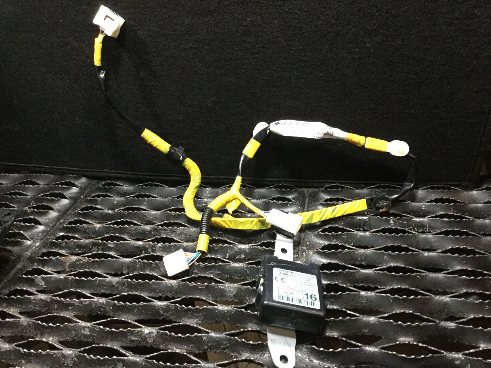 2005-2009 Toyota Prius Oscillator Computer Control Module Wire Harness OEM Replacement - Perfect for Engine Performance & Electrical System Repair