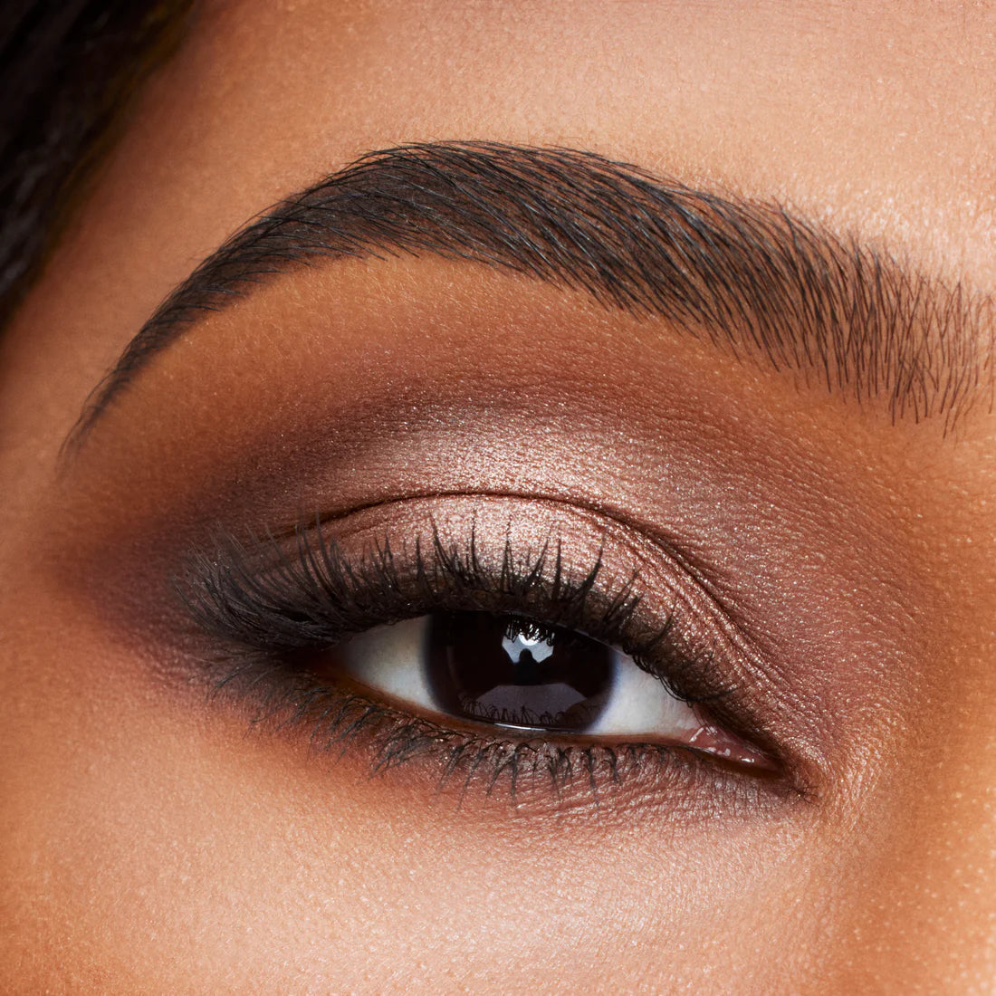 Forever Babe Eyeshadow Palette - 18 Highly Pigmented Matte & Shimmer Eyeshadows for Stunning Eye Makeup | Perfect for Day to Night Looks, Parties & Special Occasions