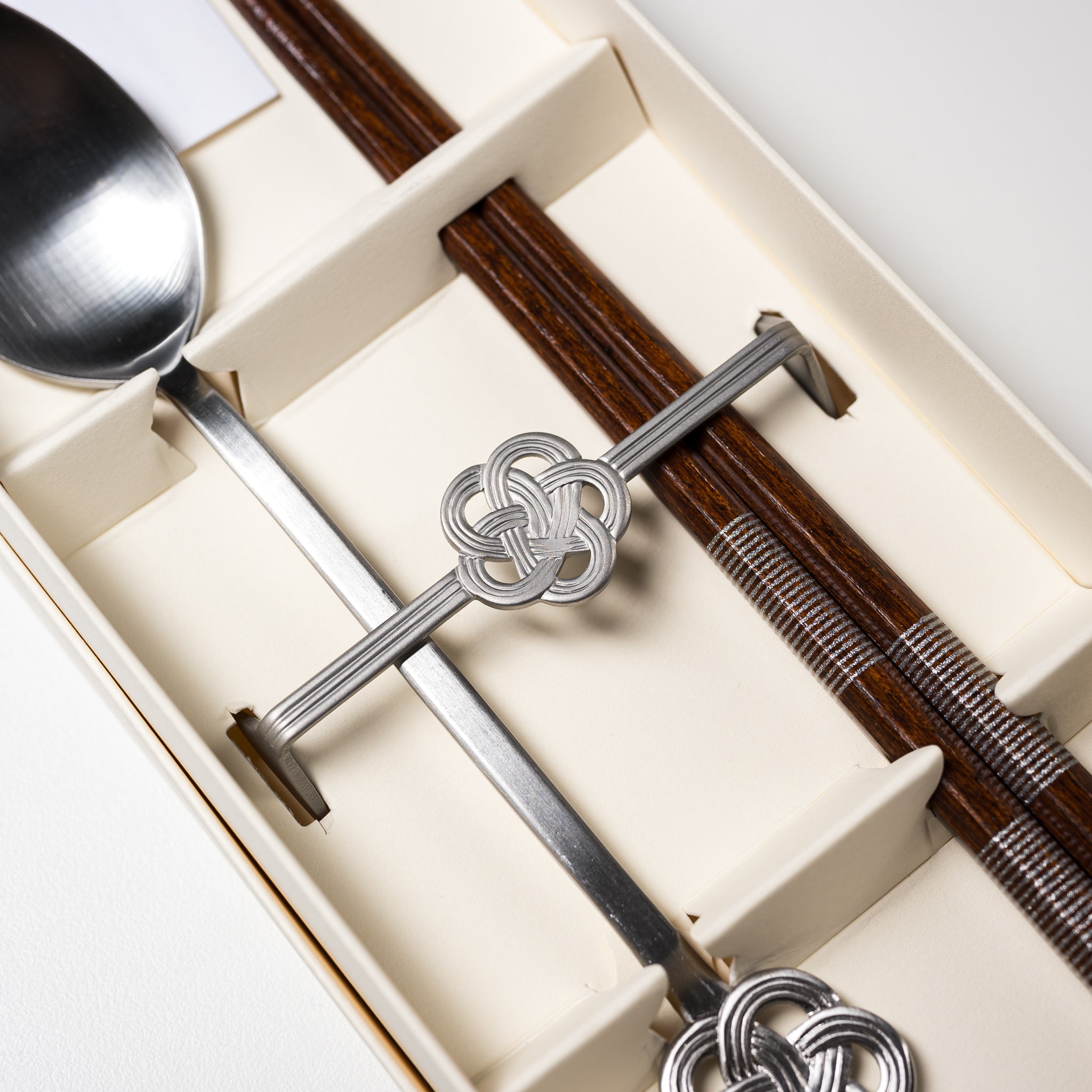 Premium Mizuhiki Japanese Gift Chopsticks Set - Elegant Silver Utensils for Sushi, Asian Cuisine & Special Occasions