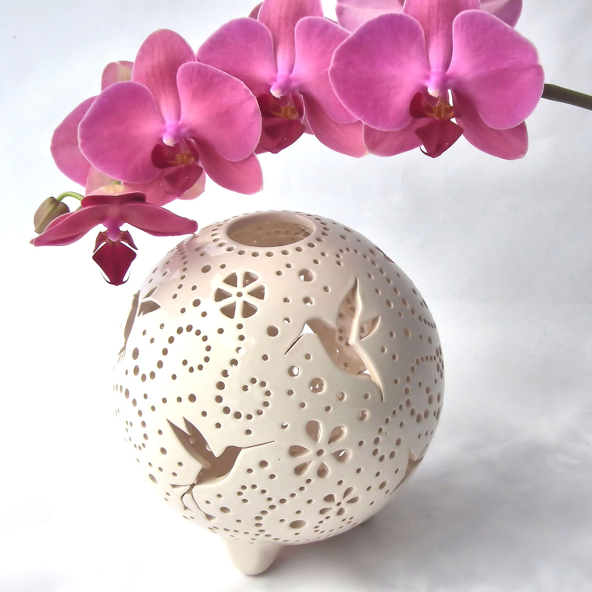 Handmade Hummingbird Ceramic Candle Holder - Bird Themed Home Decor, Pottery Candle Lantern with Round Shadow Effect, Tabletop Tealight Holder for Wedding, Anniversary, Birthday Gift for Women - Perfect for Romantic Dinners, Spa Nights and Home Decoration