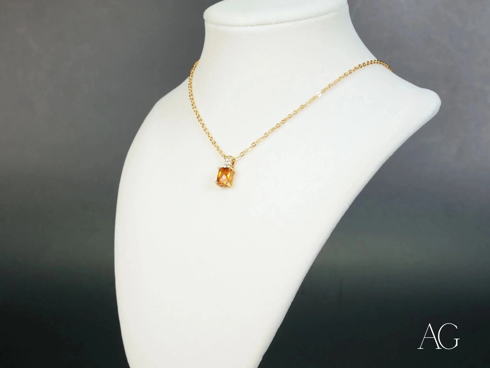 Golden Radiance Pendant Necklace - 18K Gold Plated Elegant Jewelry for Women, Perfect Gift for Anniversary, Birthday & Valentine's Day - Ideal for Date Night, Party & Special Occasions