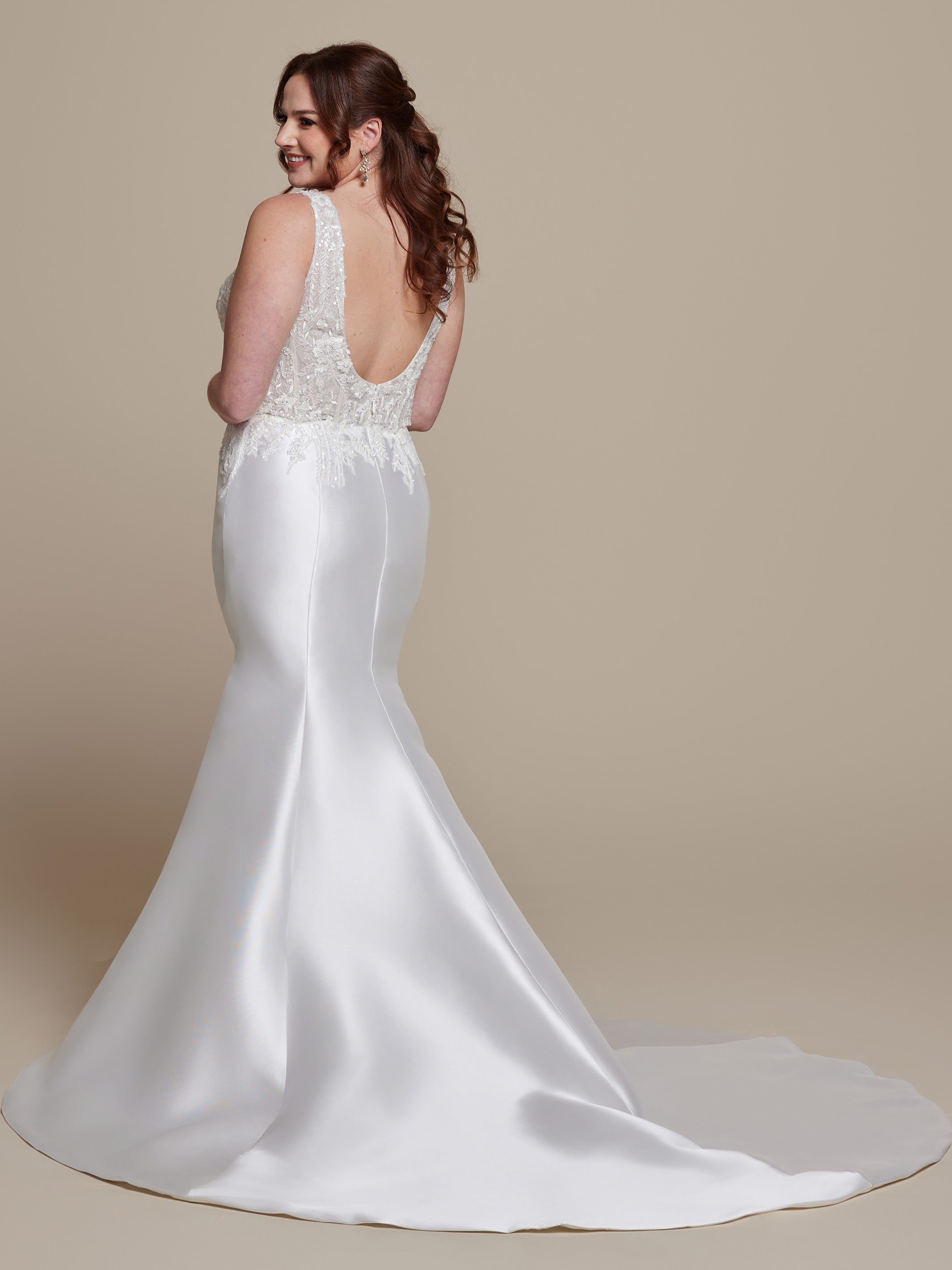 Elegant Colette Fit and Flare V-Neck Wedding Dress – Perfect for Brides, Bridesmaids & Formal Events