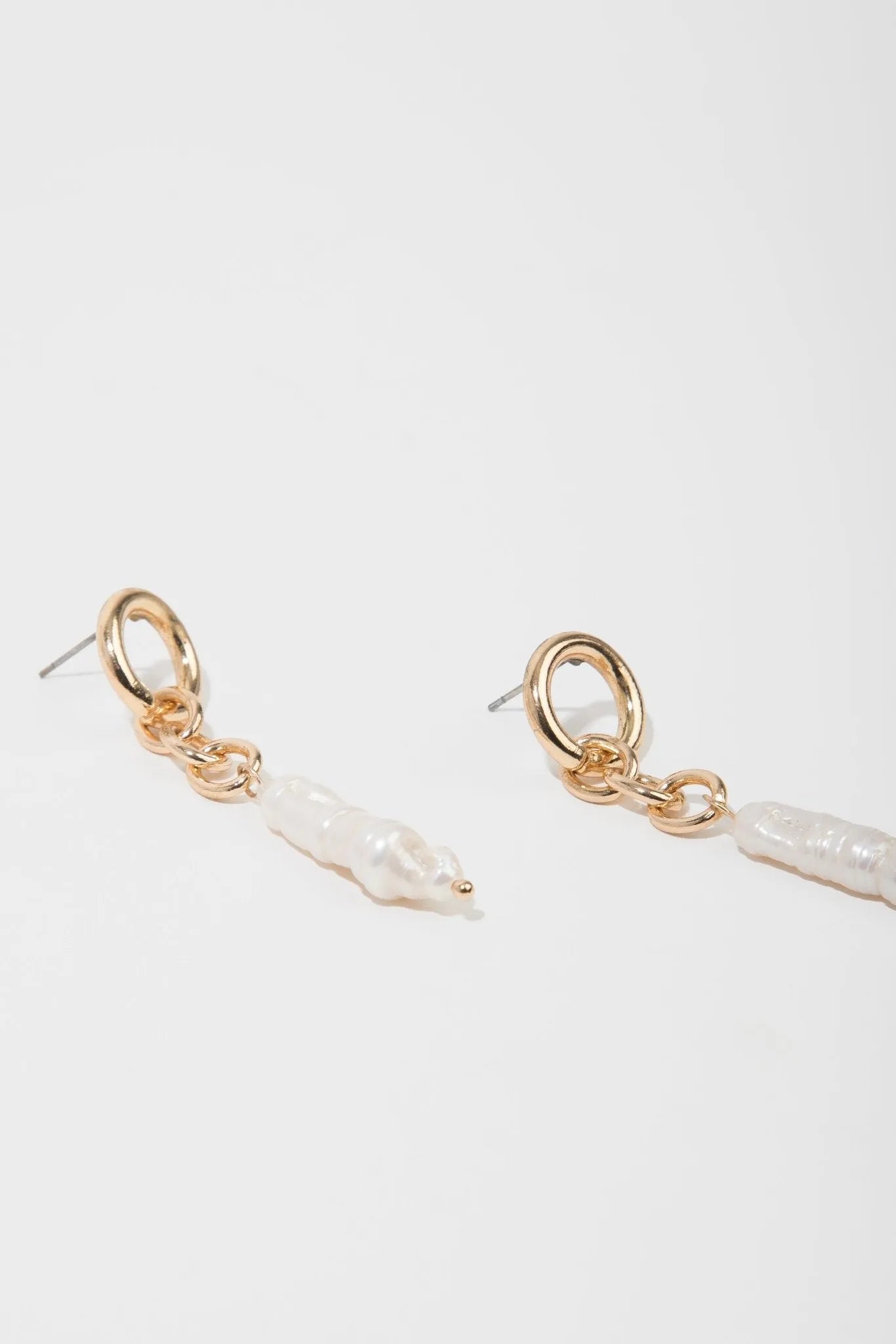 14K Gold Chain Pearl Drop Earrings for Women - Elegant Dangle Jewelry for Weddings, Parties & Special Occasions
