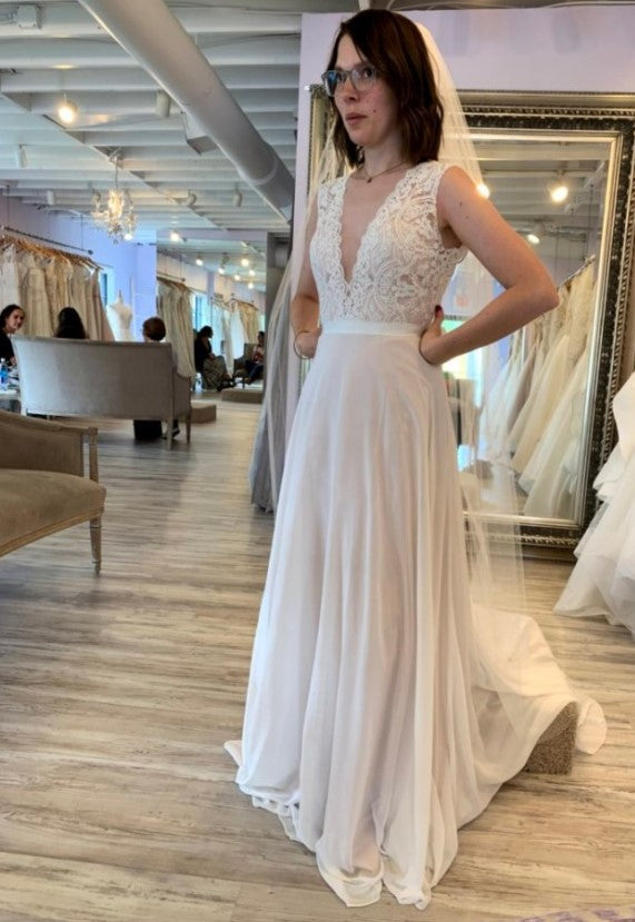 BHLDN Willowby by Watters Taryn Lace Wedding Gown - Elegant A-Line Bridal Dress for Beach, Garden & Outdoor Ceremonies